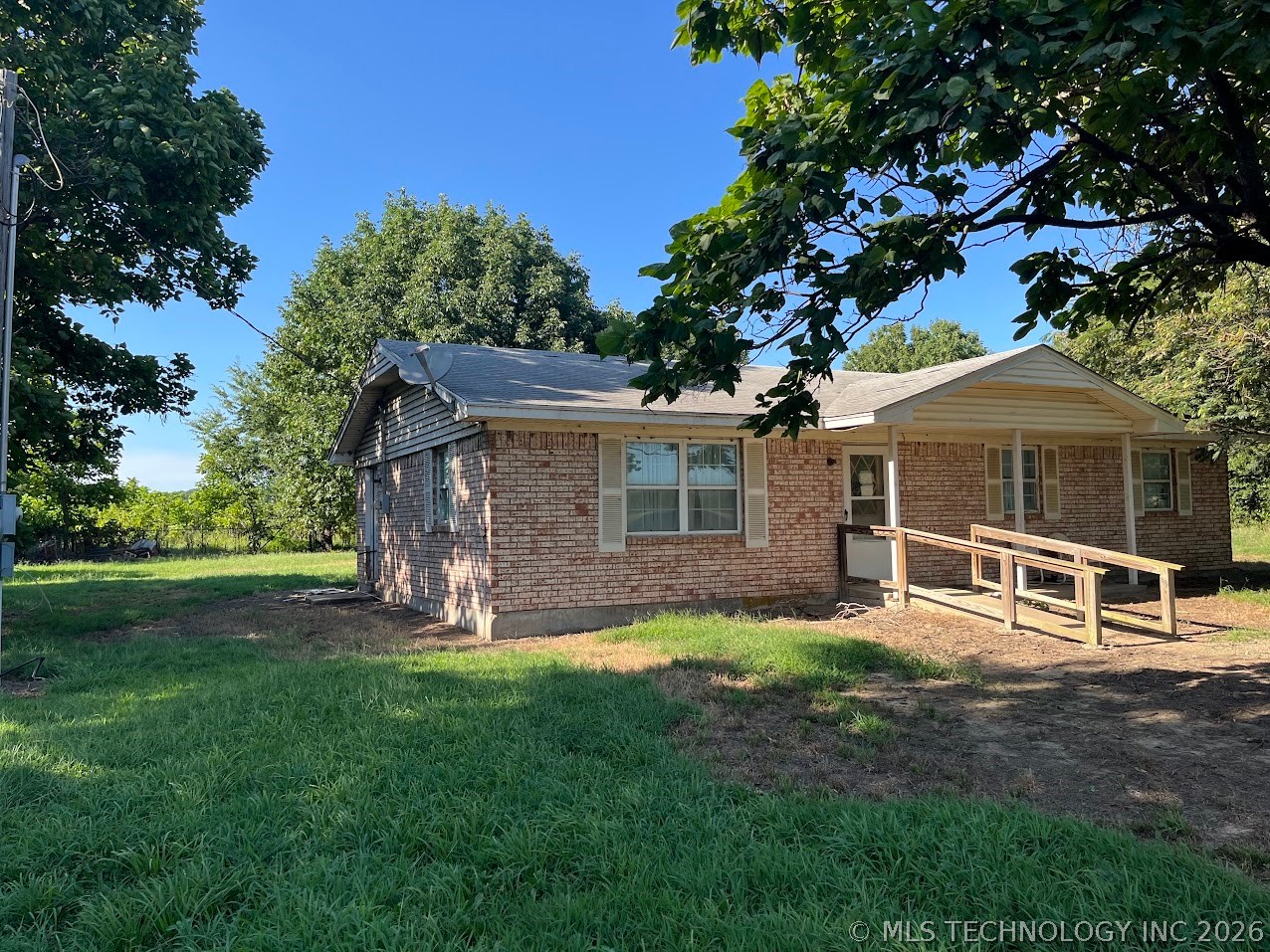32633 W Liberty Road — photo