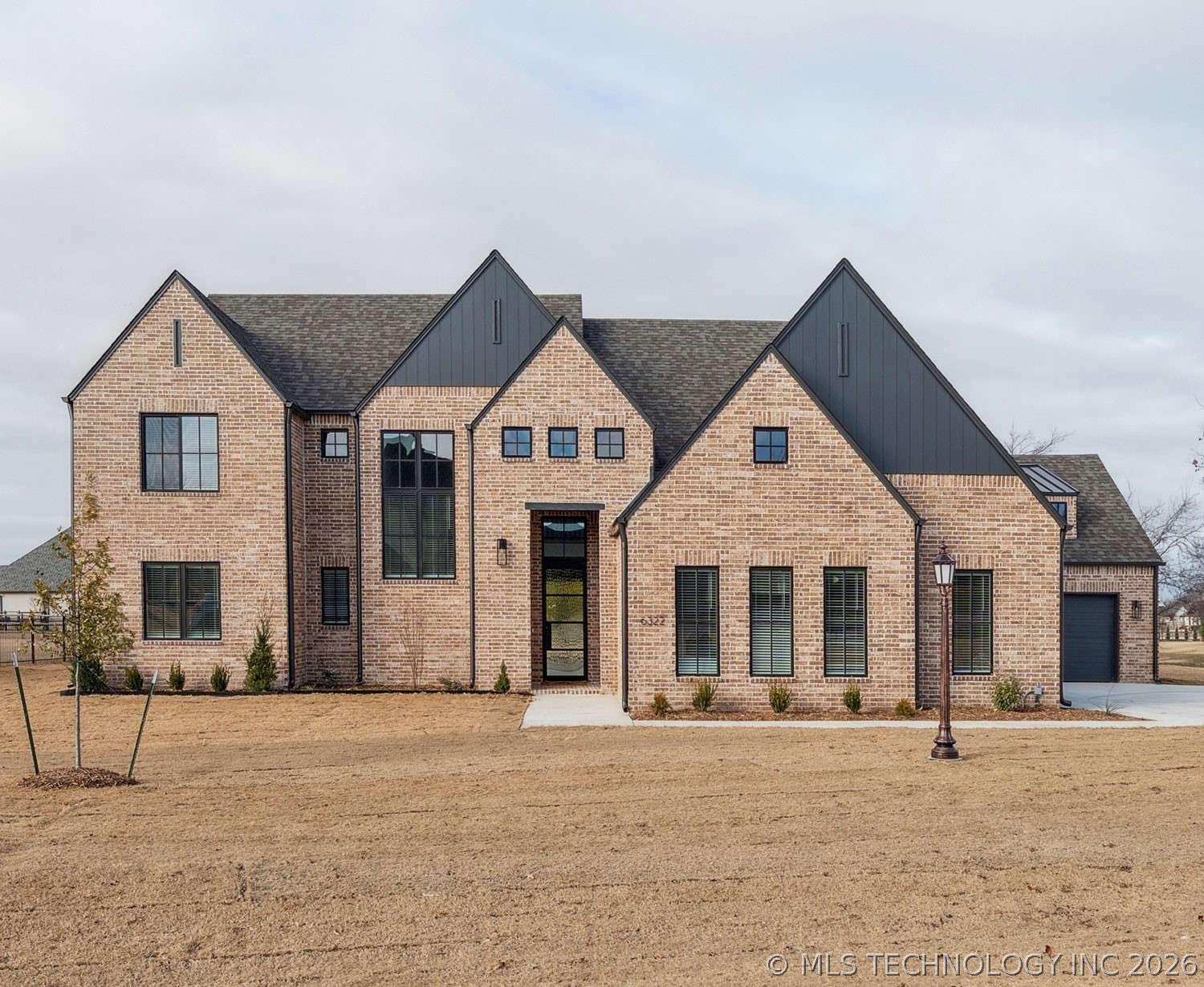 6322 N Wildwood Lane — photo