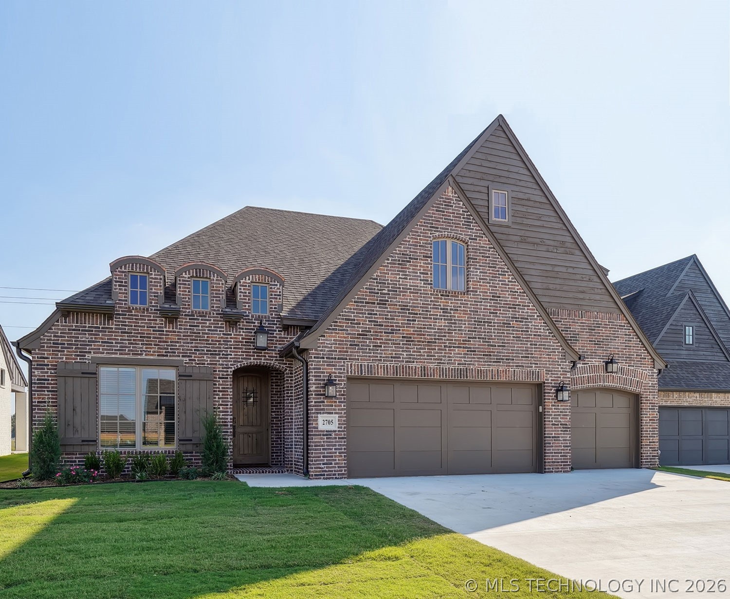 2705 W Twin Oaks Street — photo