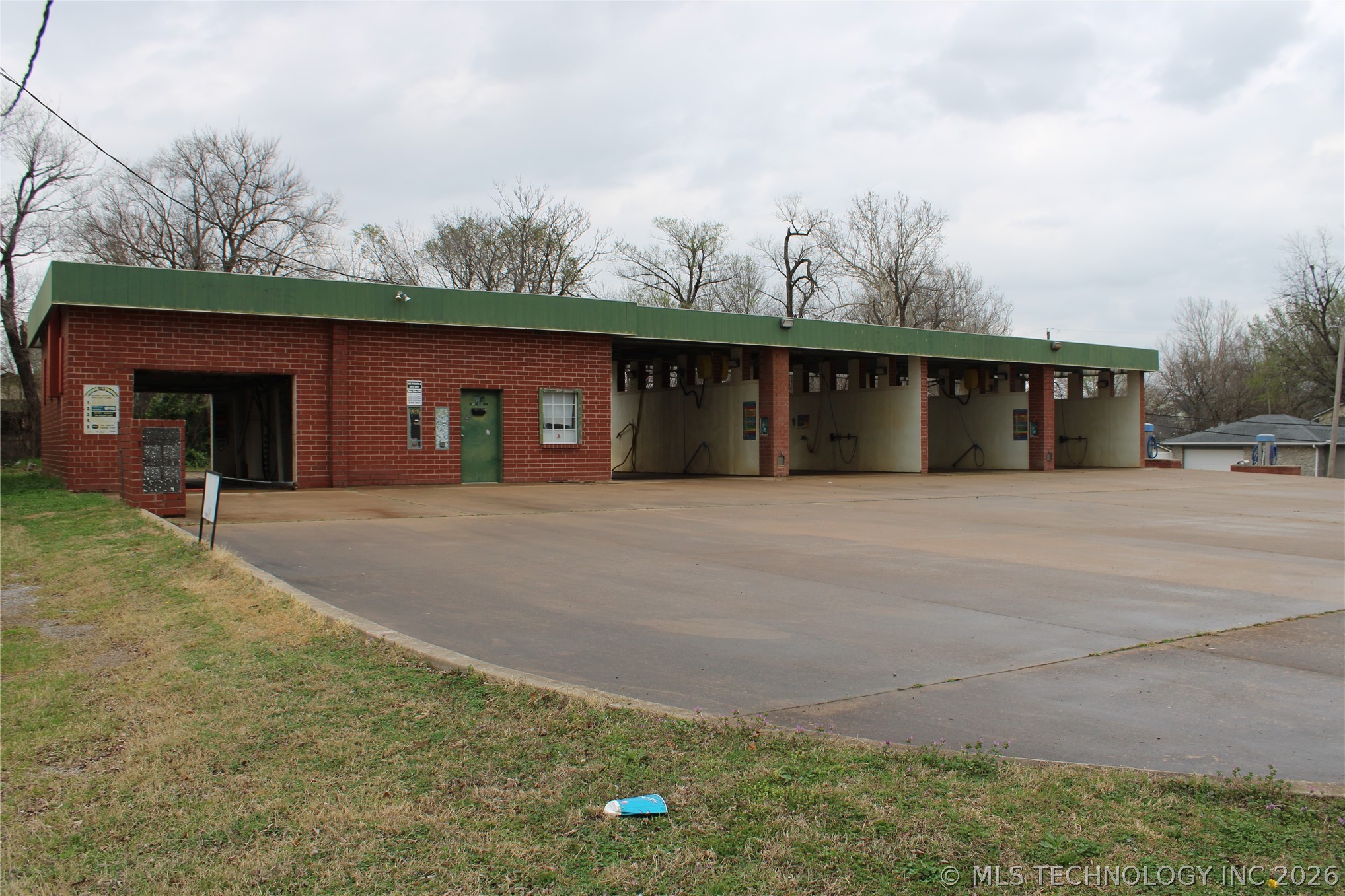 1806 W Broadway Street — photo
