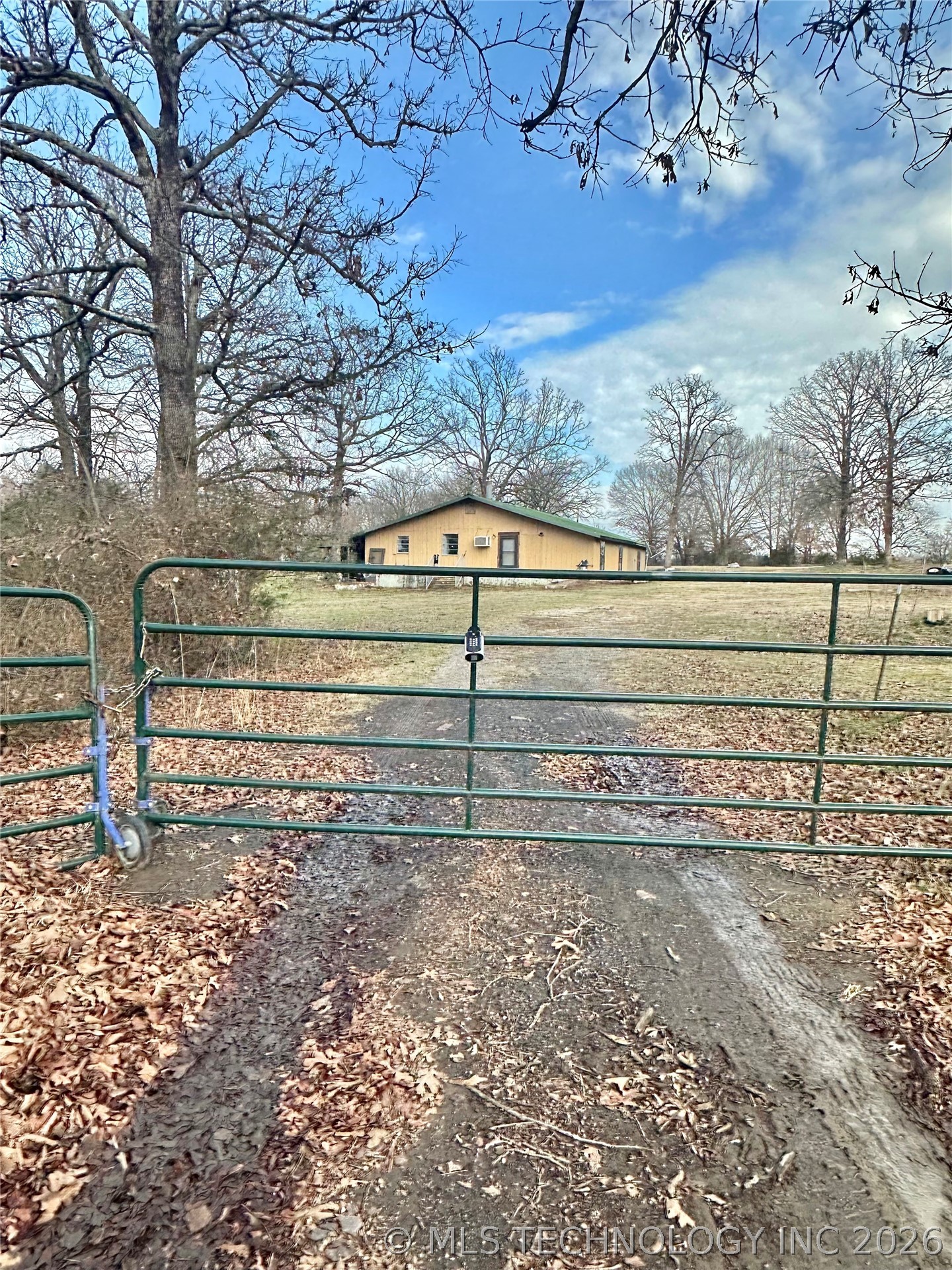 18870 County Line Road — photo