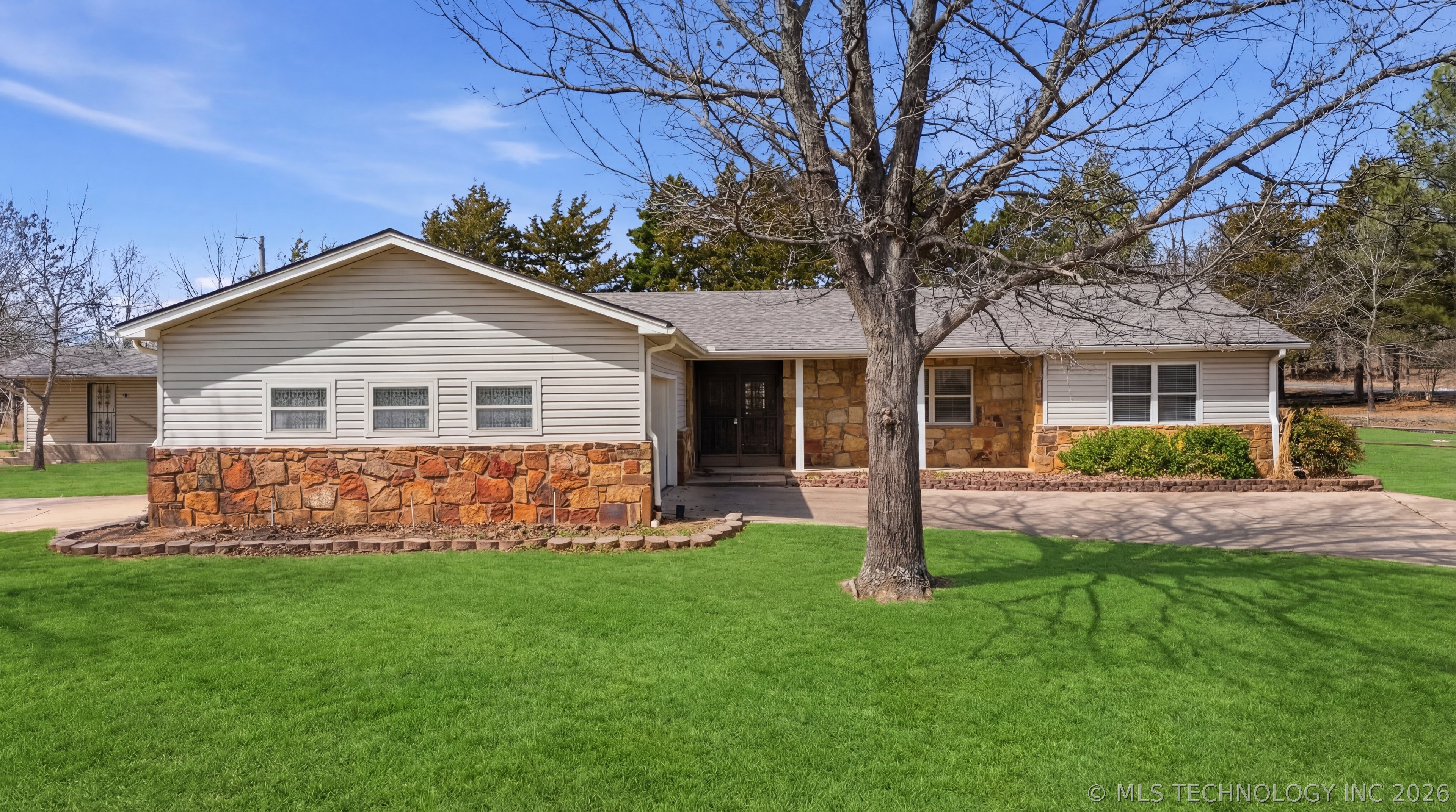 518 Fox Run Court — photo
