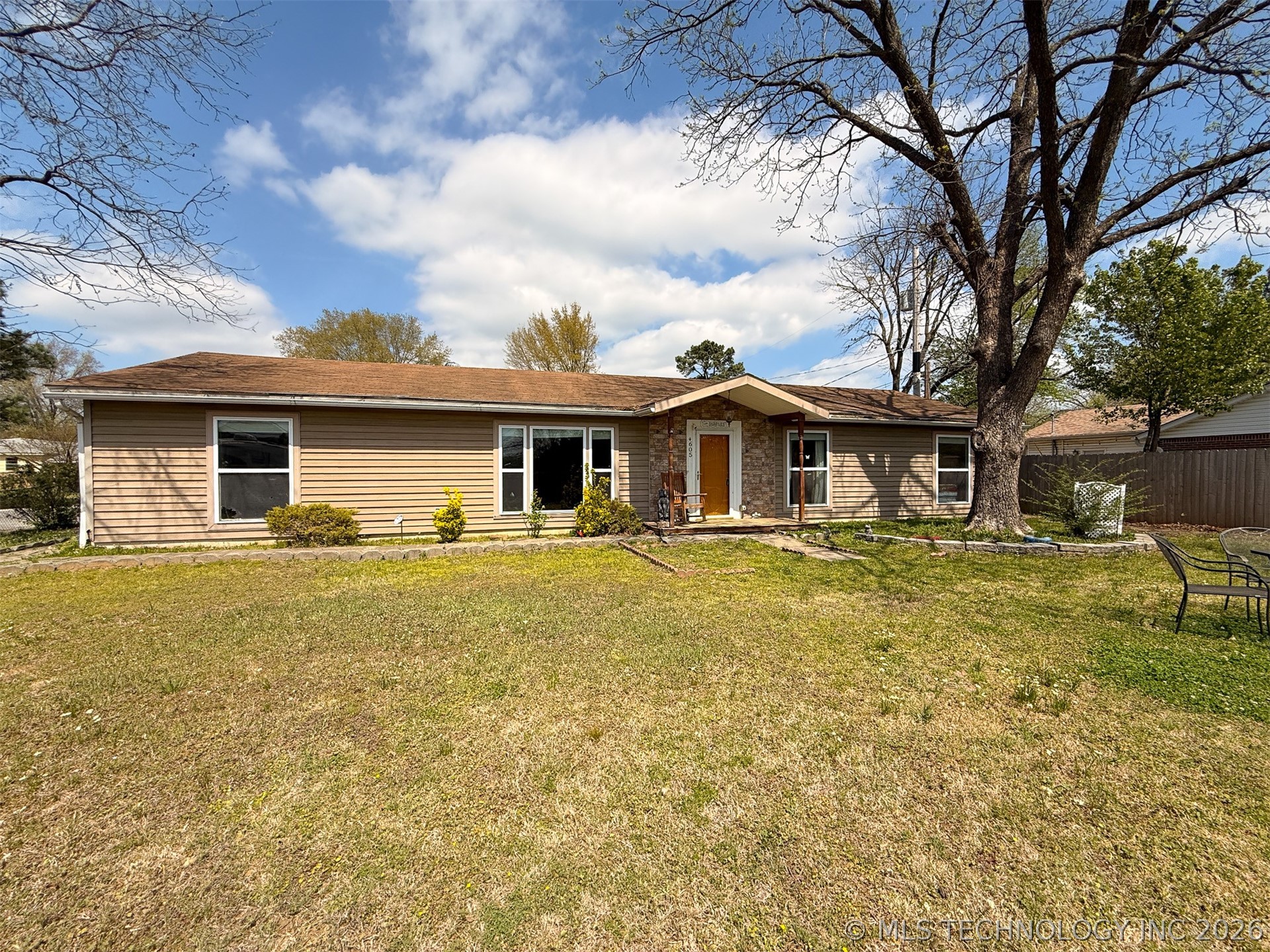 605 W Blair Avenue — photo