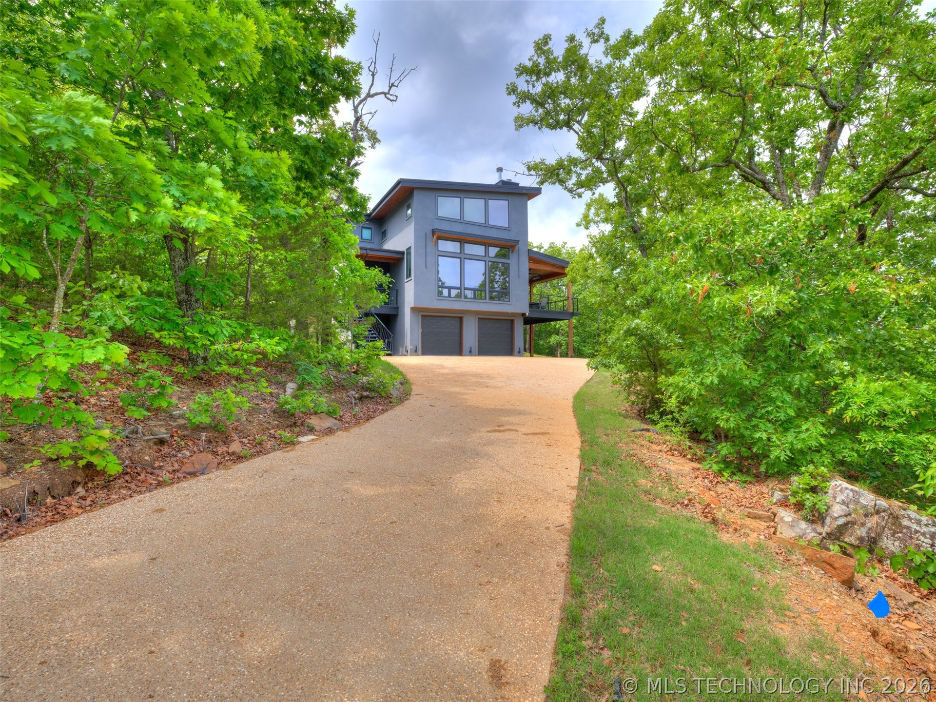 87 Rose Way — photo