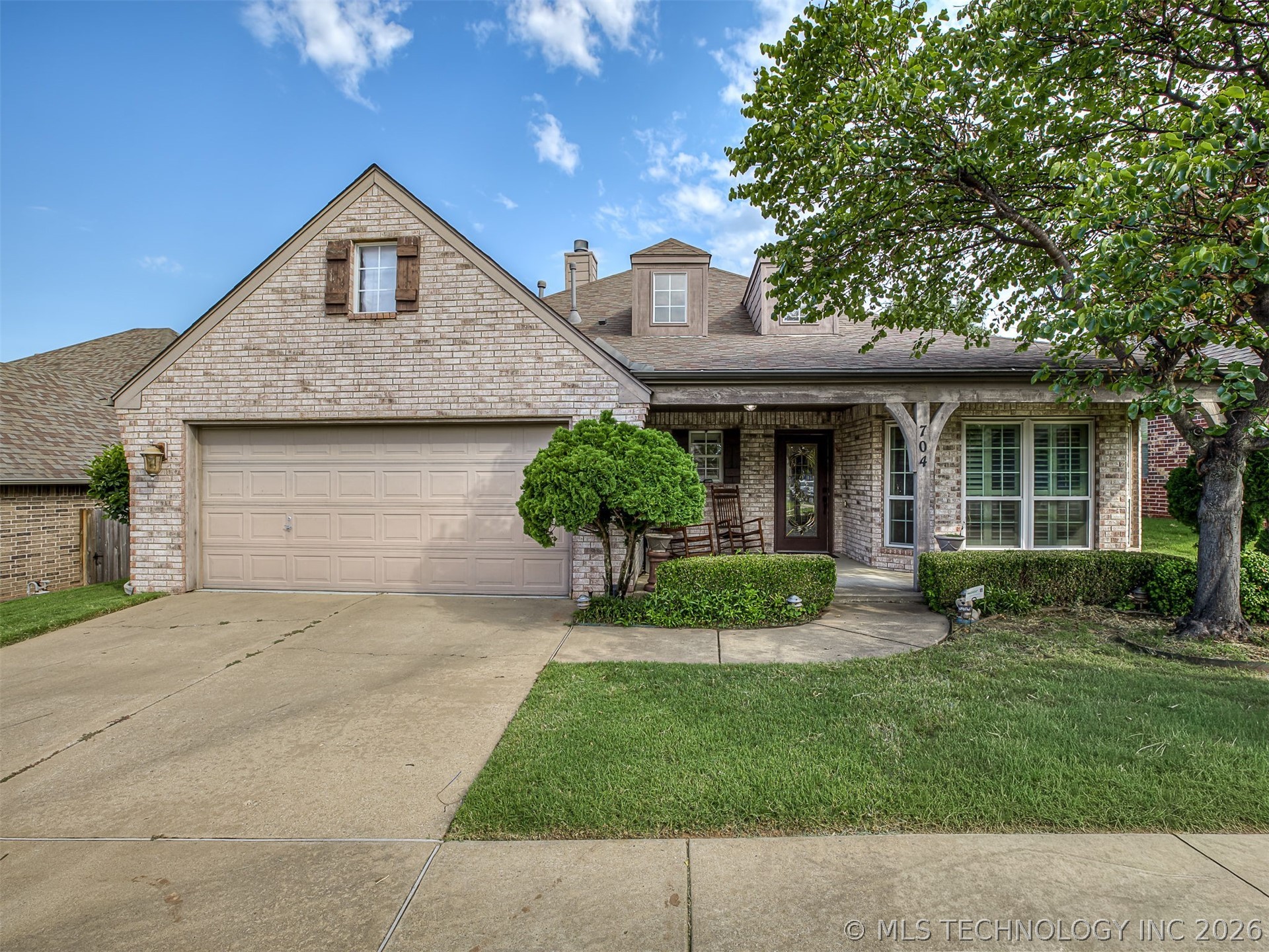 704 W Indianapolis Street — photo