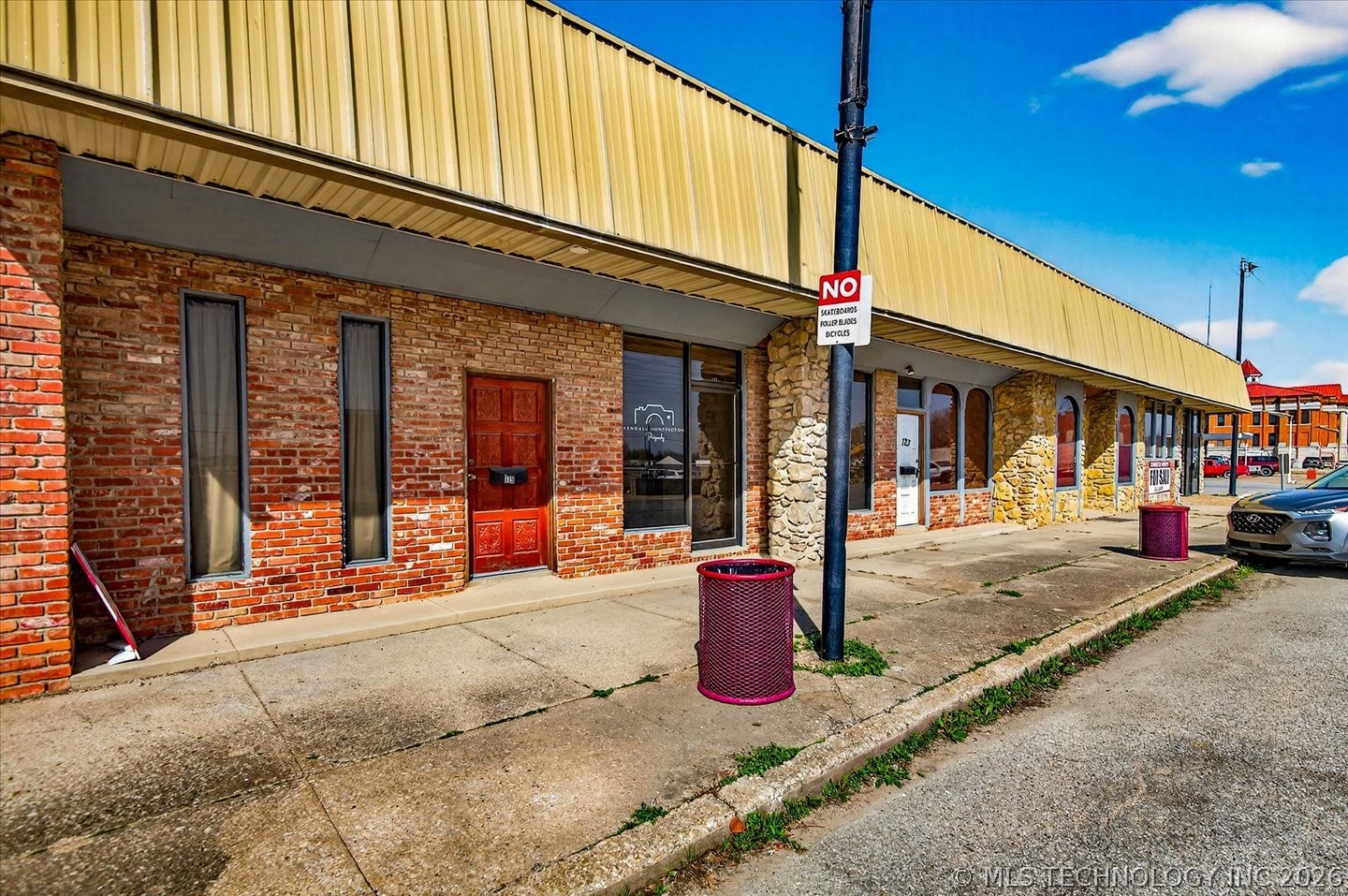 121 N Maple Street — photo