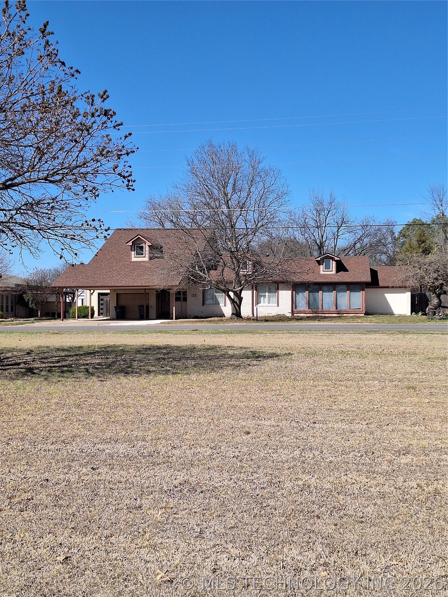 729 W Plato Road — photo
