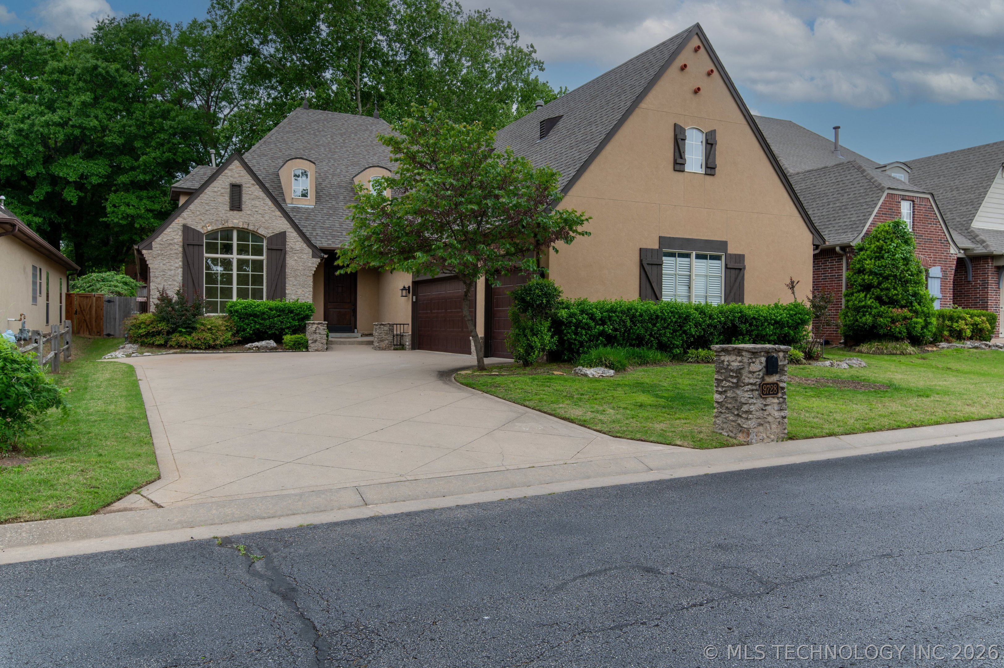 9728 S 75th East Avenue — photo