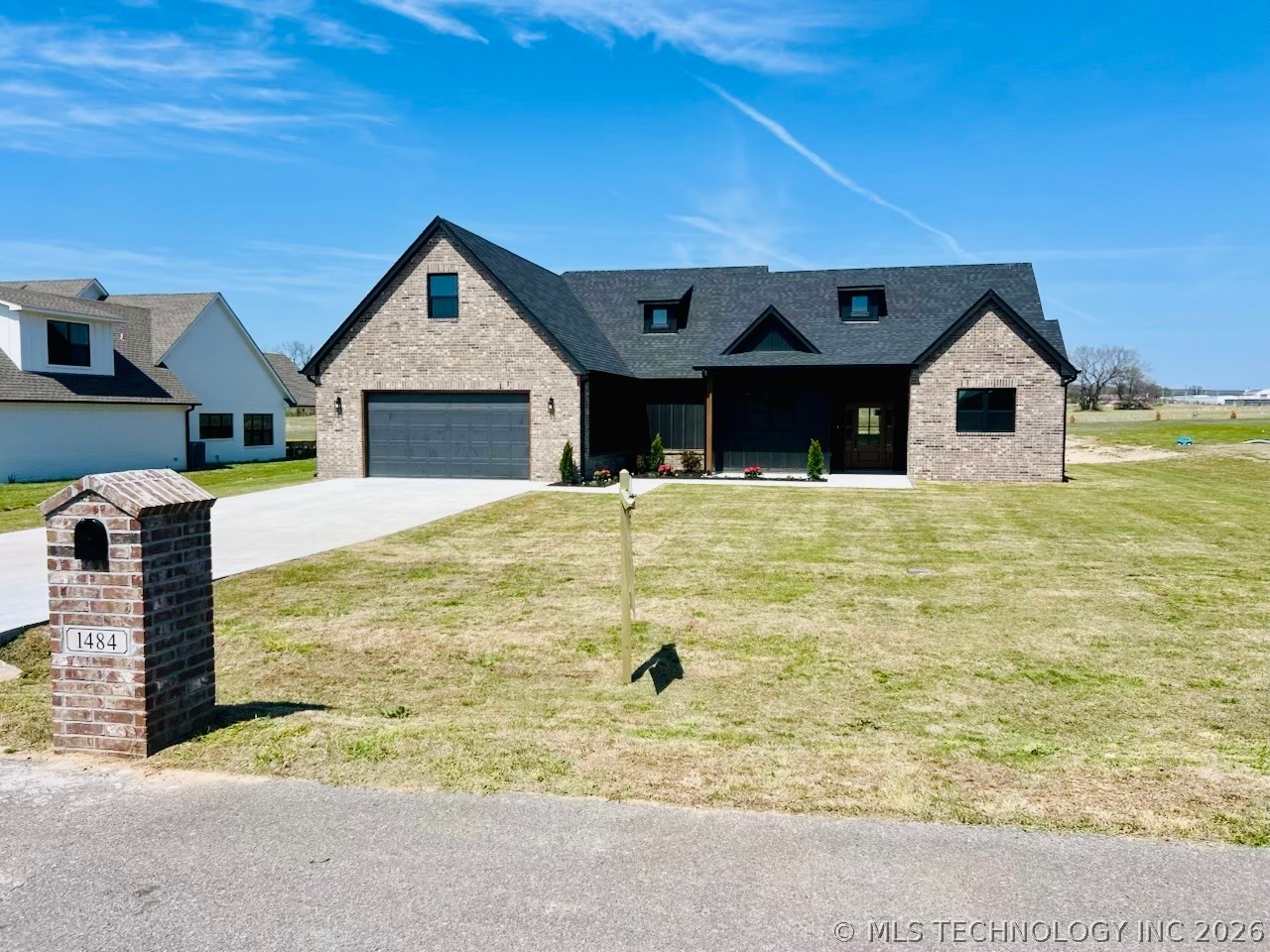 1484 Darlene Lane — photo