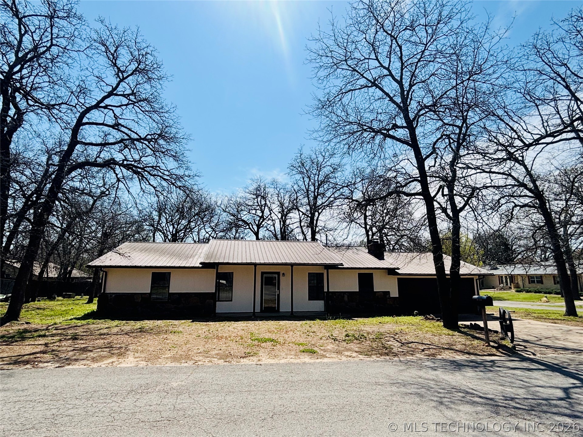 417308 Bridgeport Road — photo