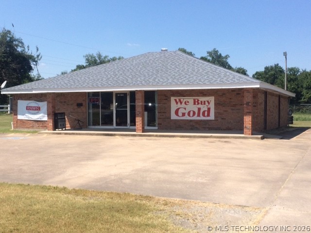 1620 W Shawnee Bypass — photo