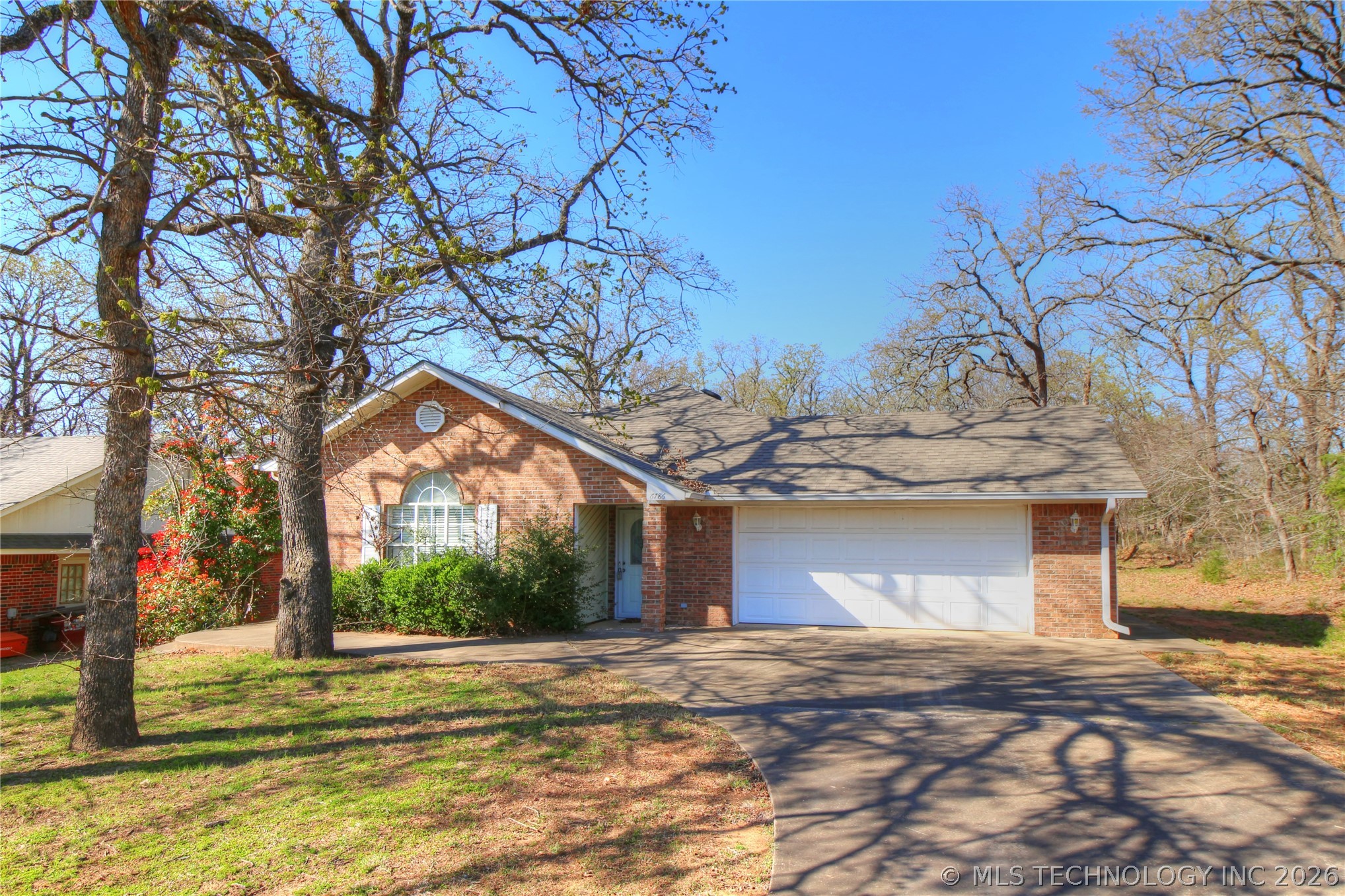 6786 Red Oak — photo