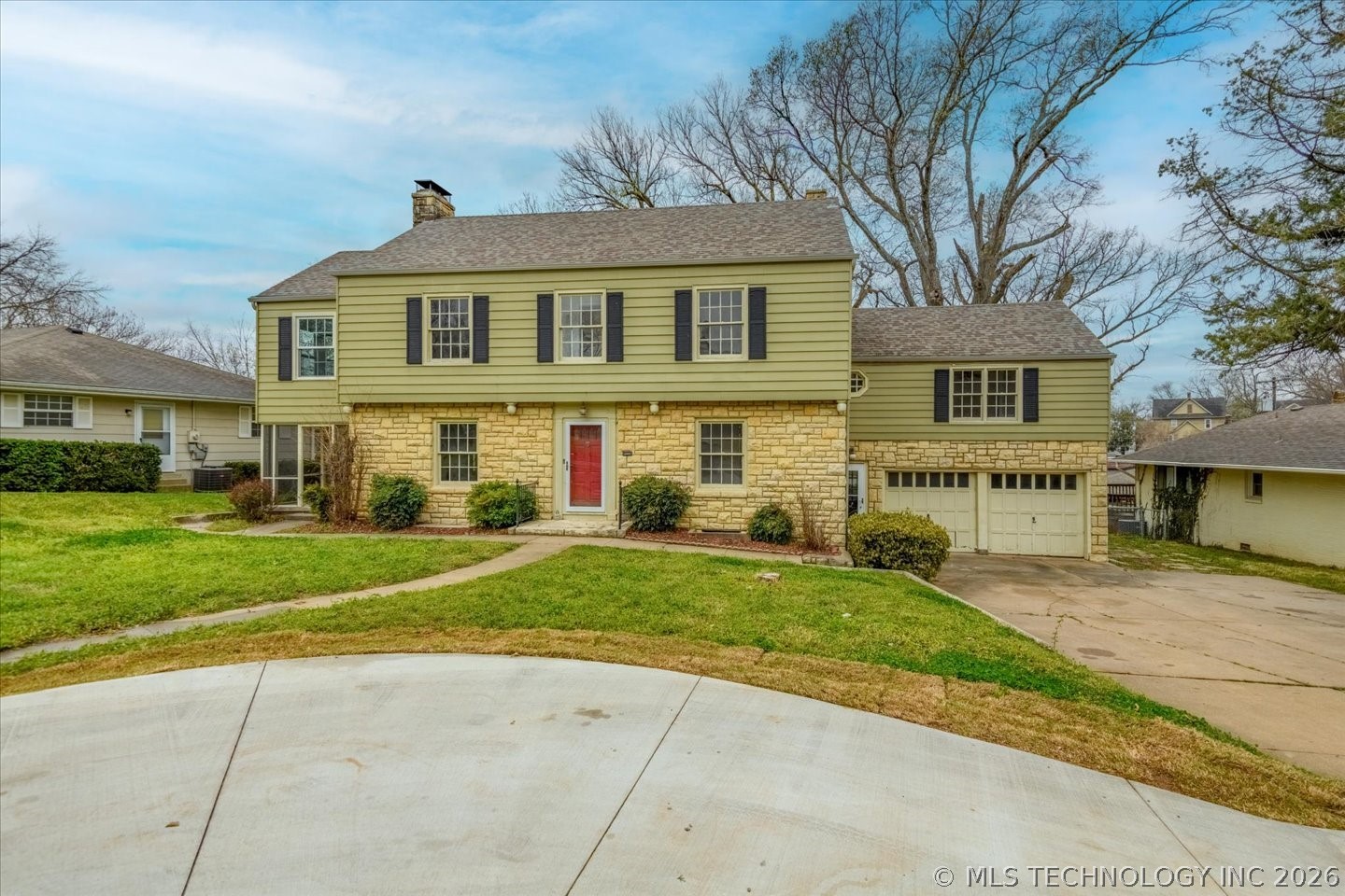 1417 Hillcrest Drive — photo