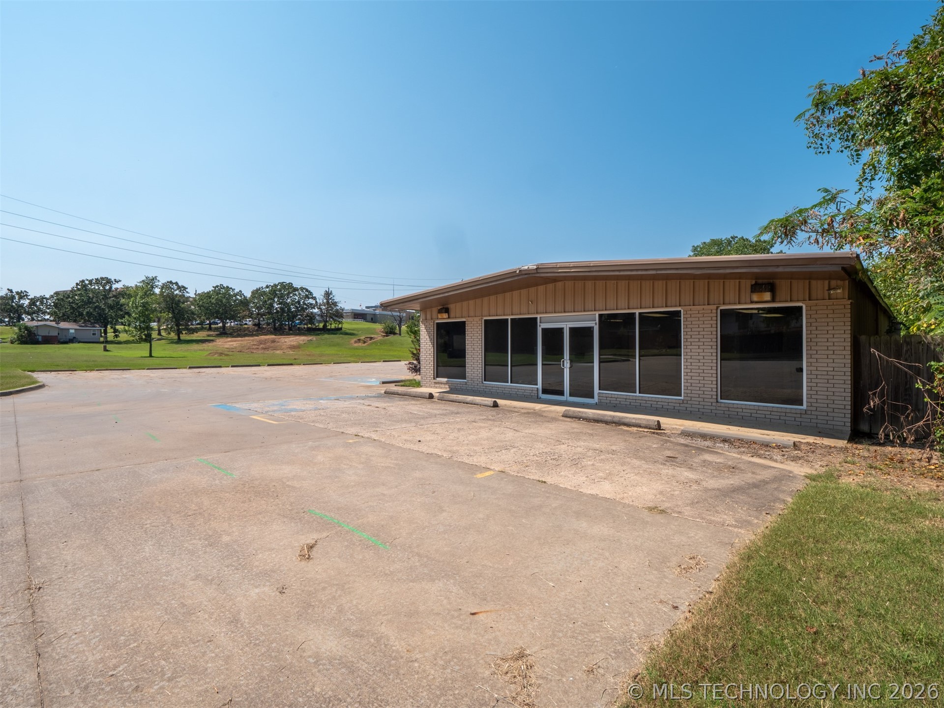 1101 N Strong Avenue — photo