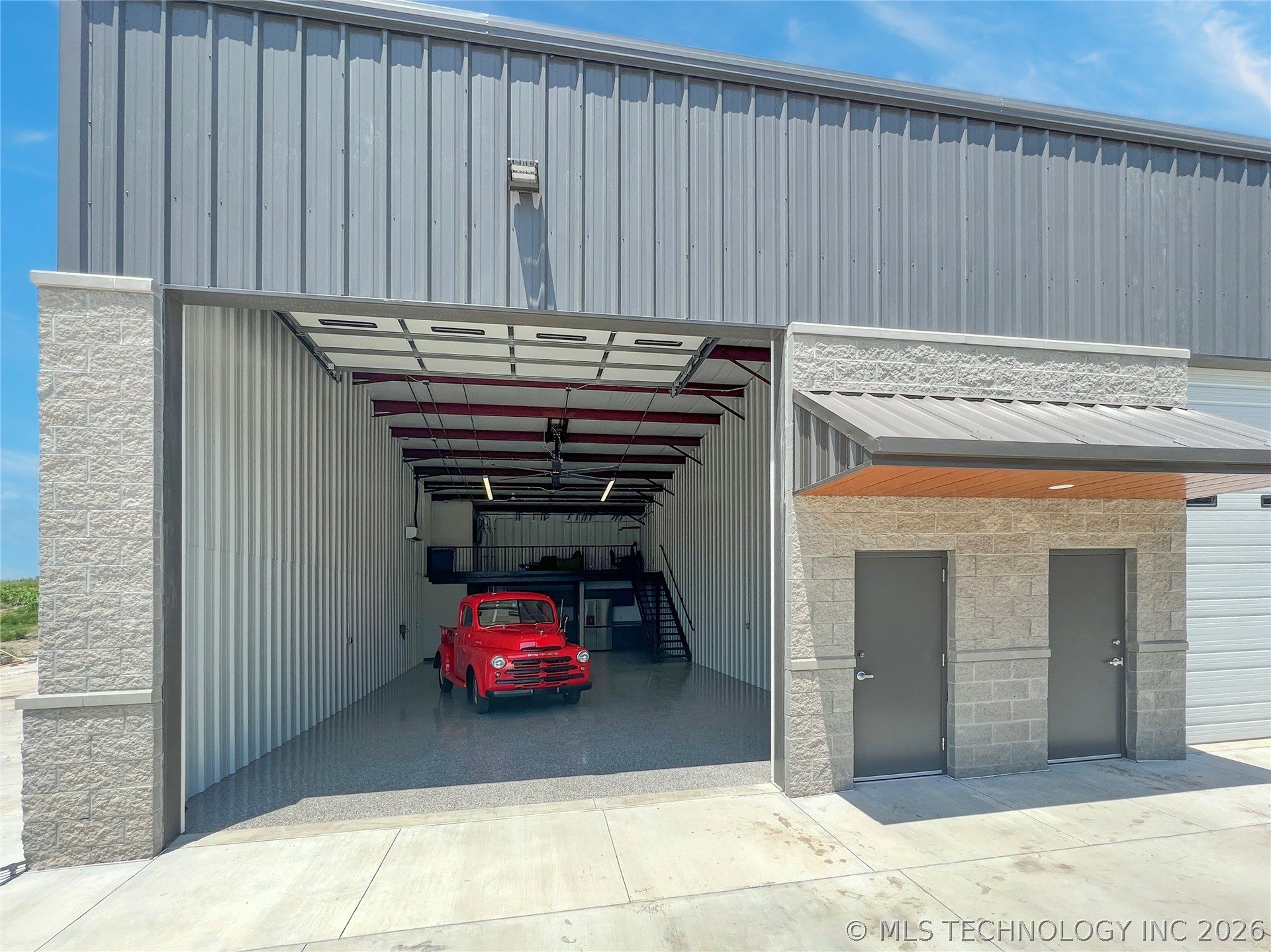 16571 S Broadway Street W C18 — photo