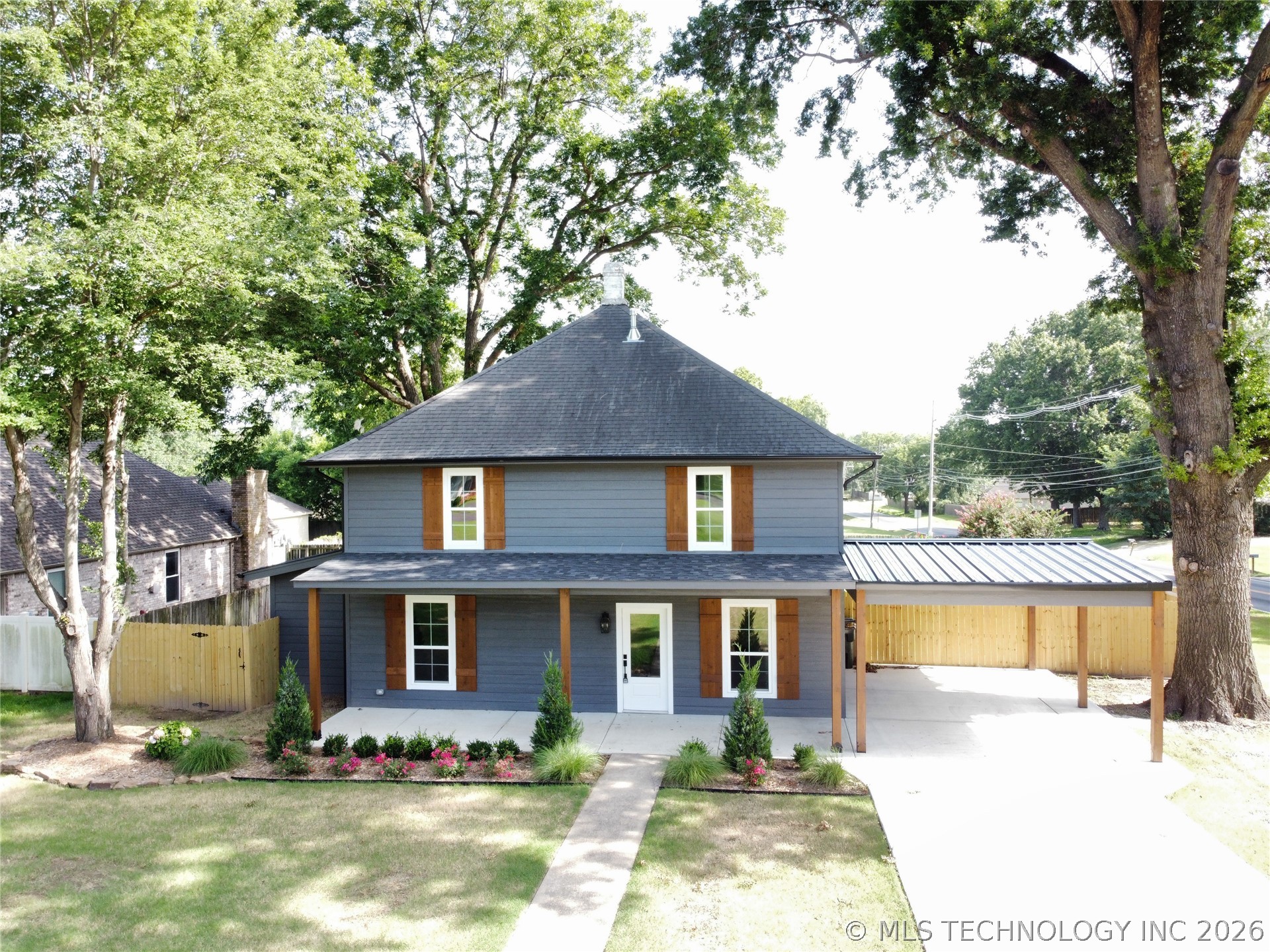 3601 Country Club Drive — photo