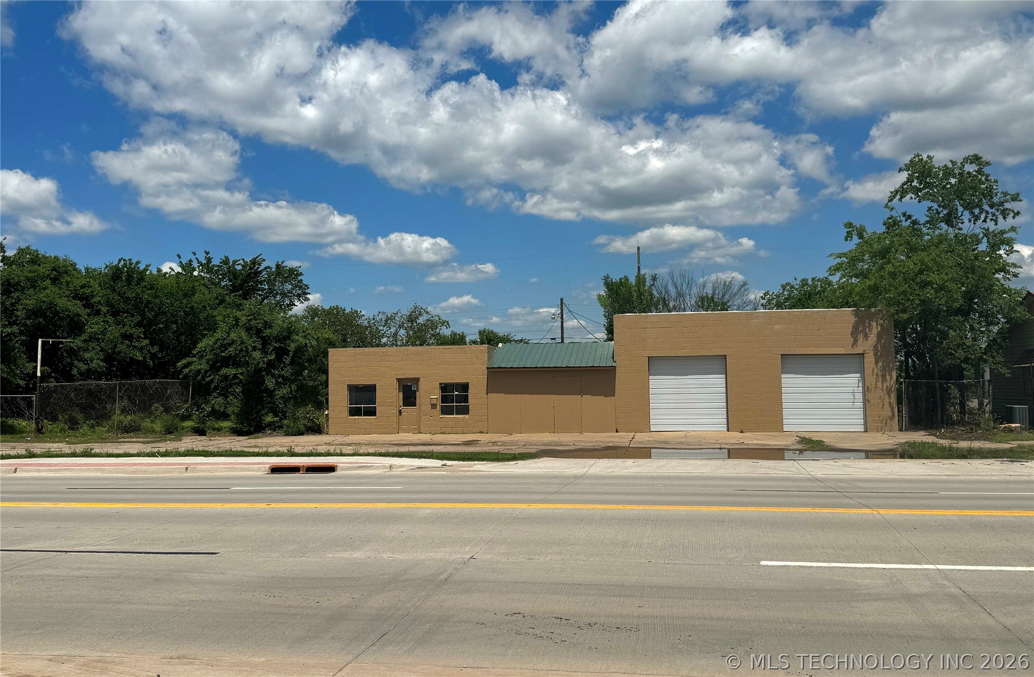 728 E Main Street — photo