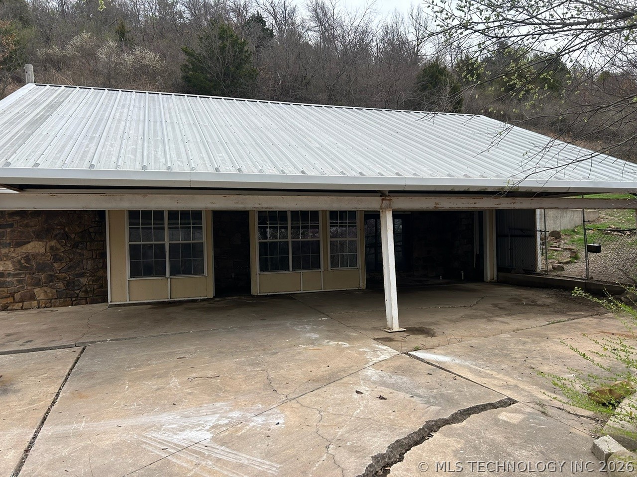 11201 S Edgewater Road — photo