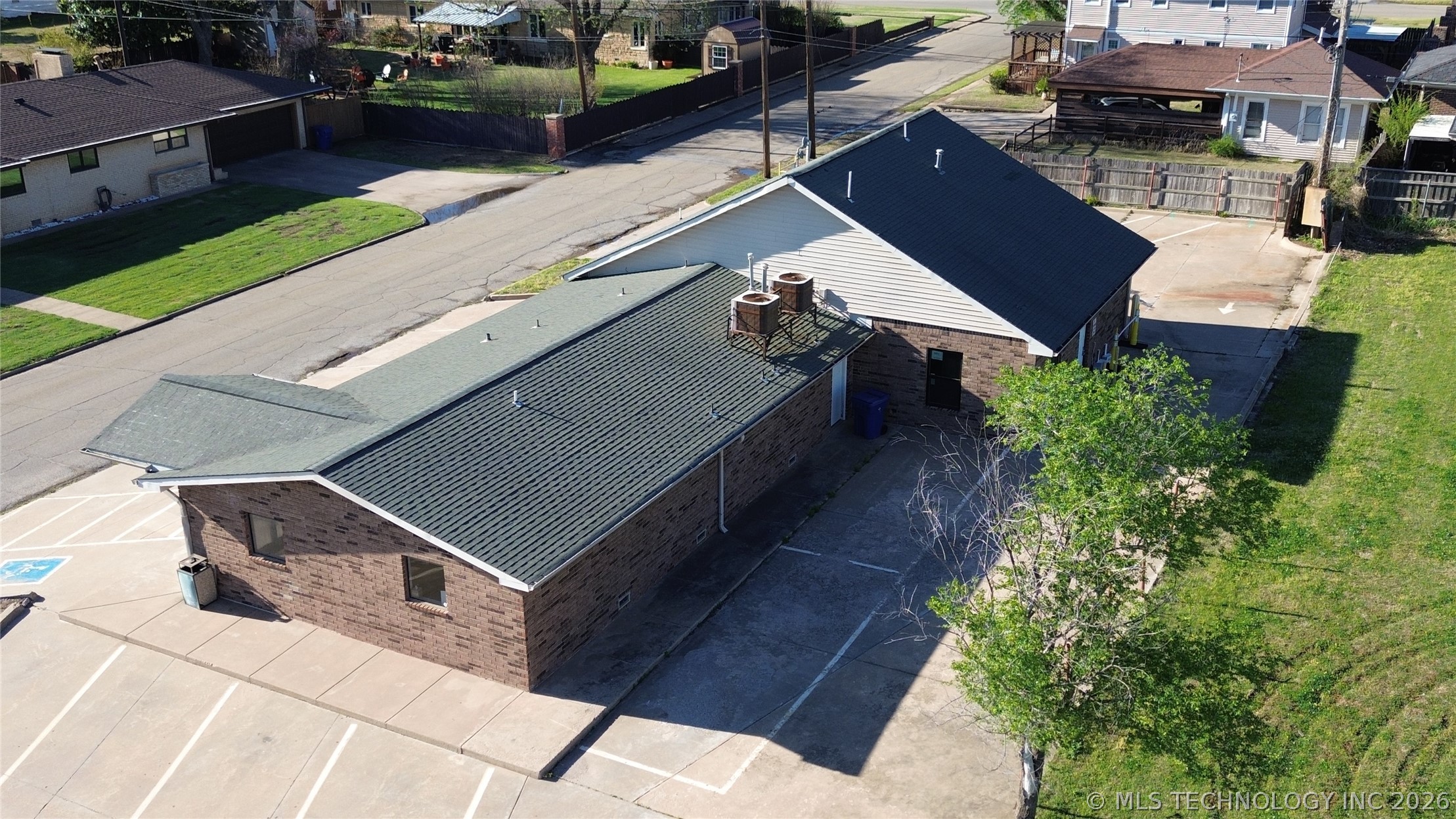 1002 E Cherry Street, Cushing, OK 74023 — photo 3