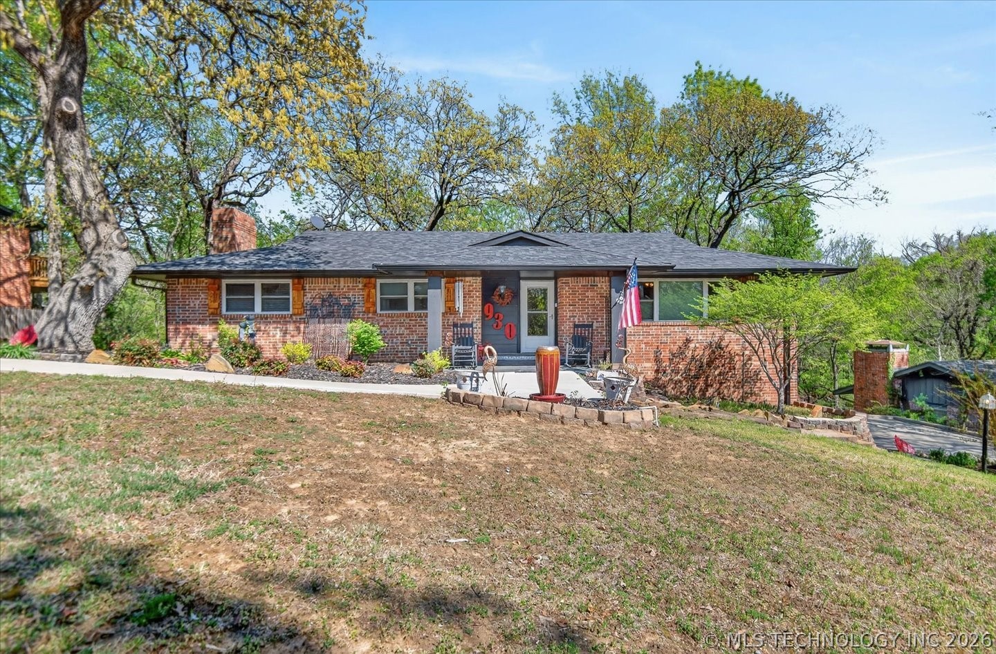 930 Briarwood Drive — photo