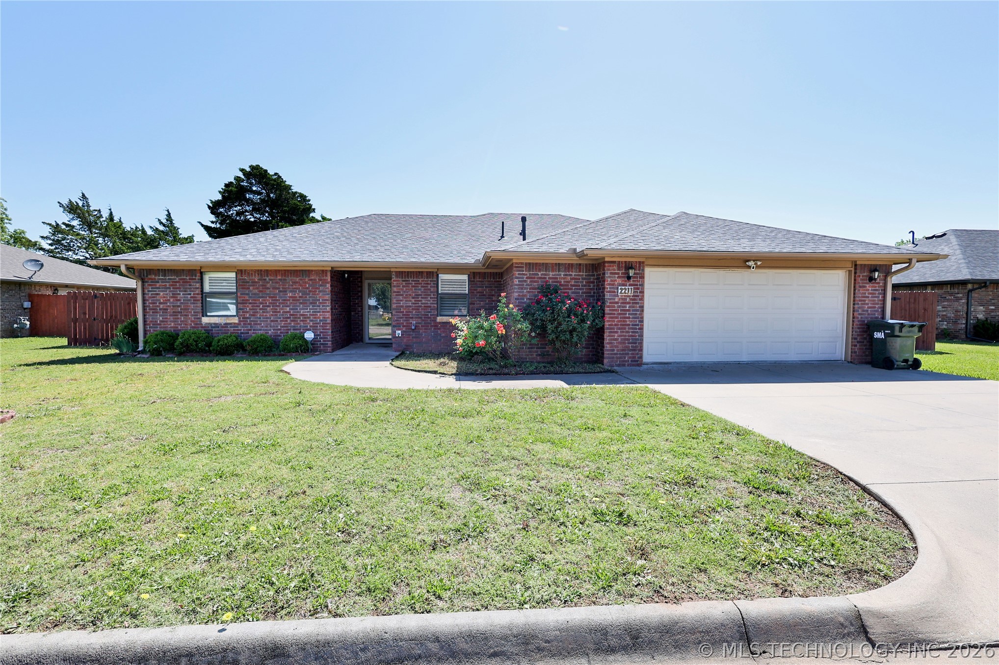 2211 Hines Court — photo