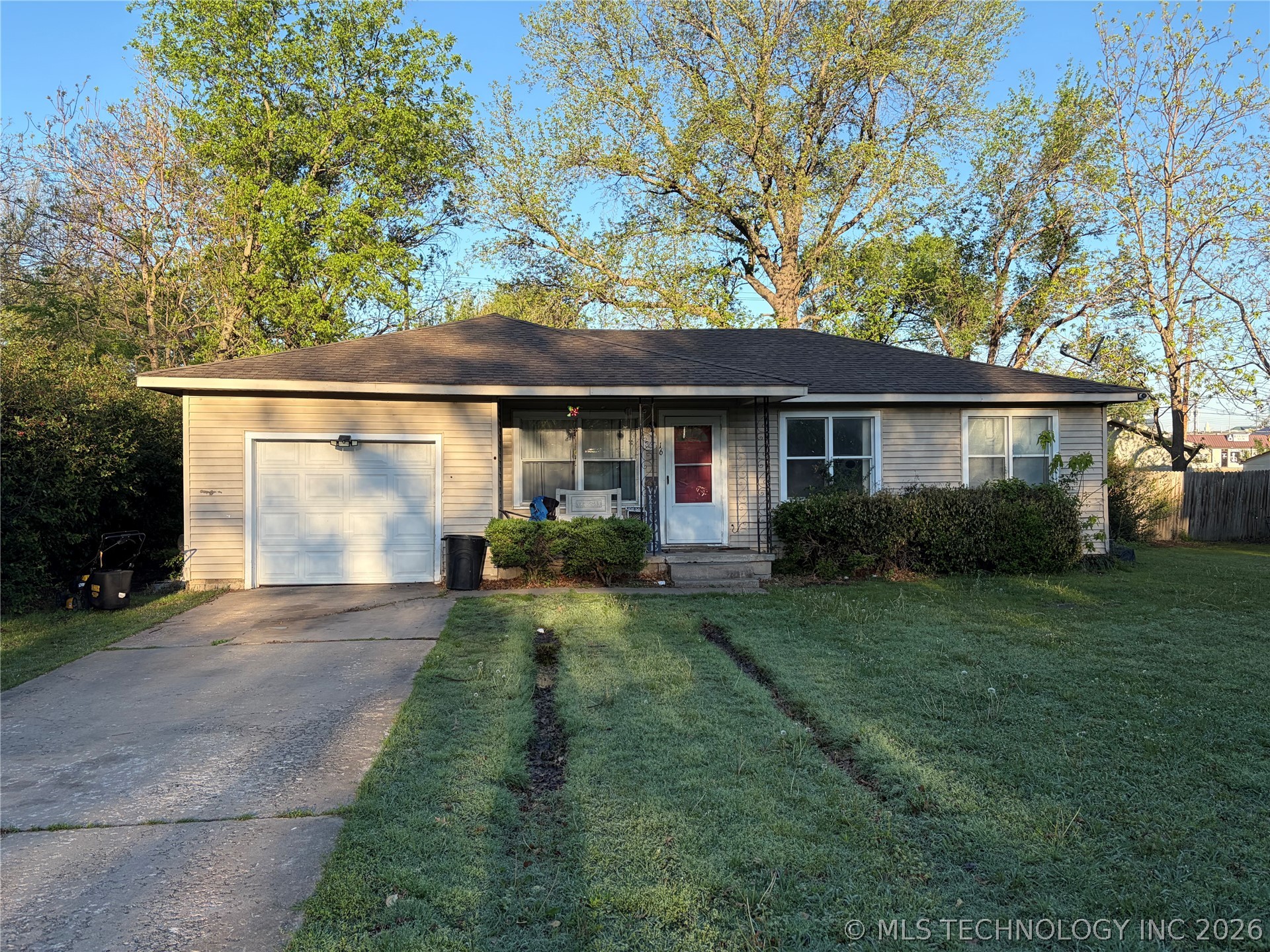 16 S Indianola Street — photo