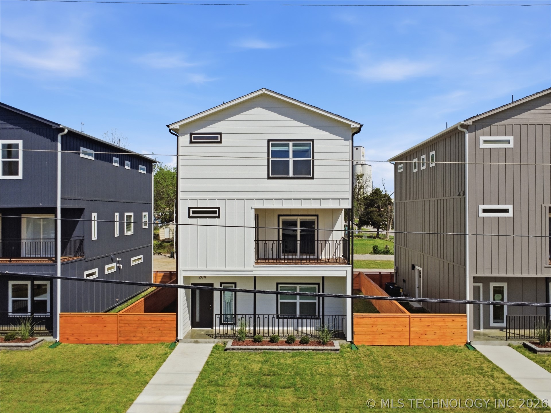 204 W Houston Street — photo