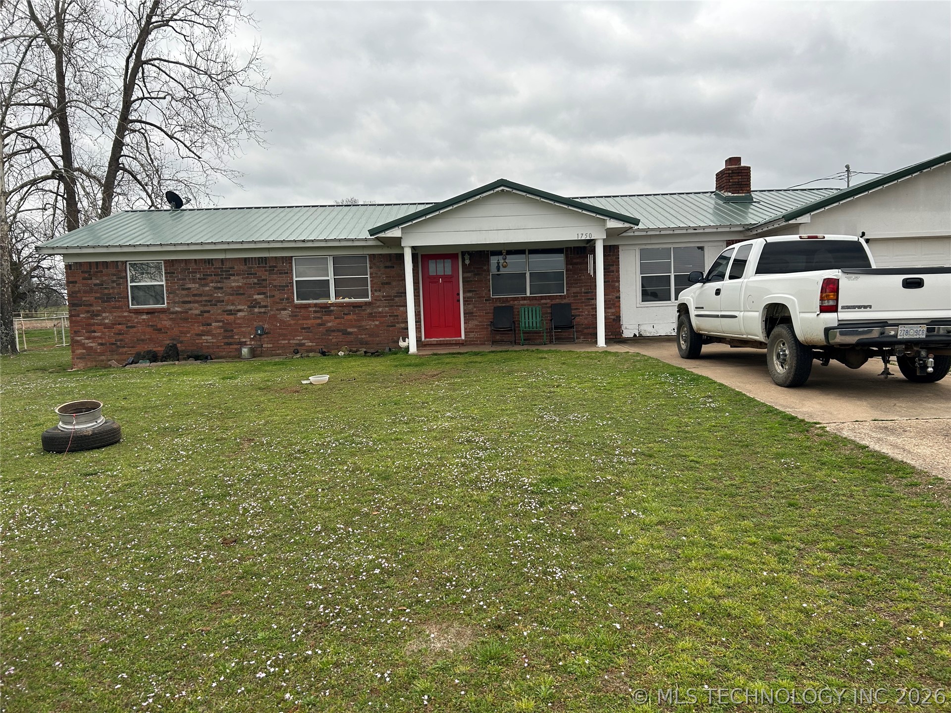 1750 W Taylor Drive — photo