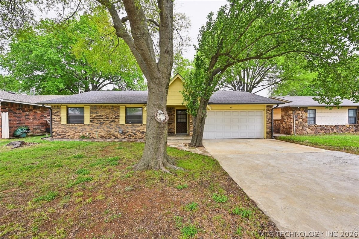 1666 S Pecan Avenue — photo