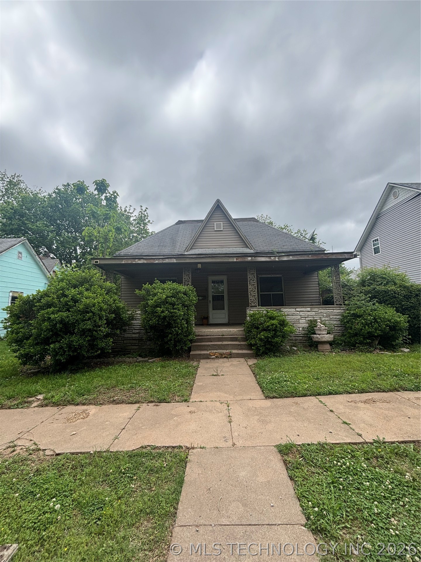206 N Vine Avenue — photo