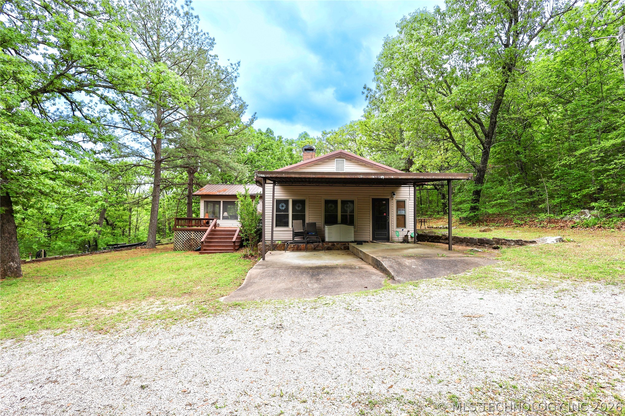445490 Indian Road — photo