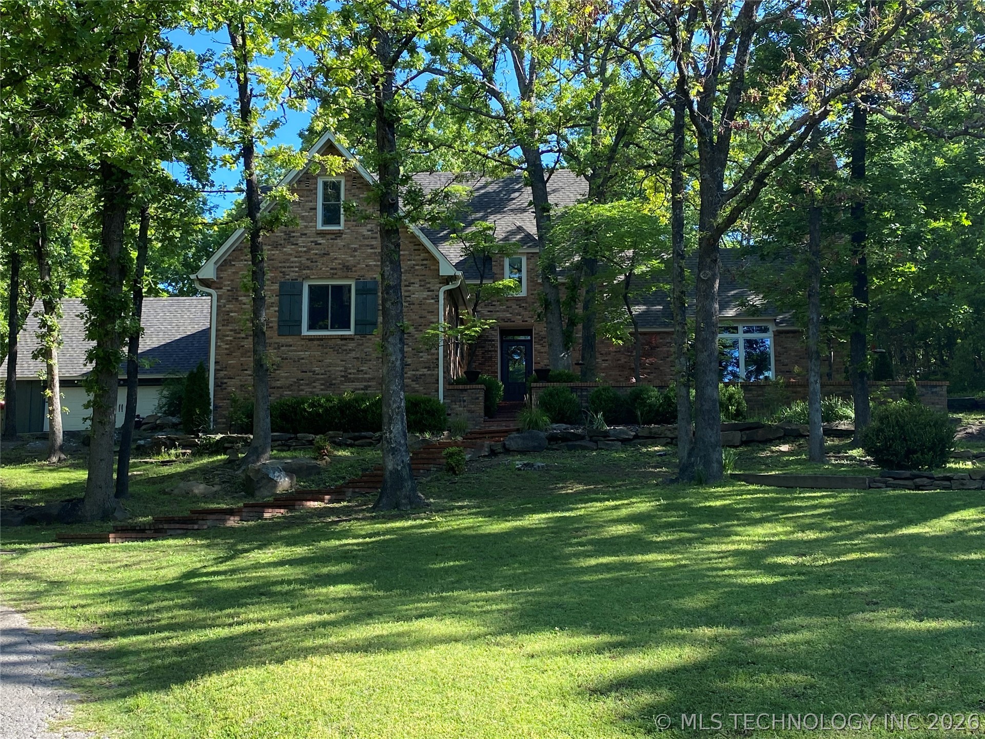 5960 Rolling Oaks Lane — photo