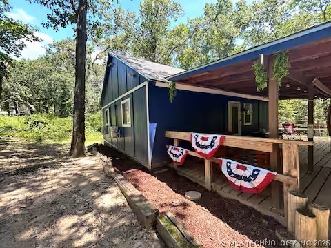 10800 Lois Lane — photo