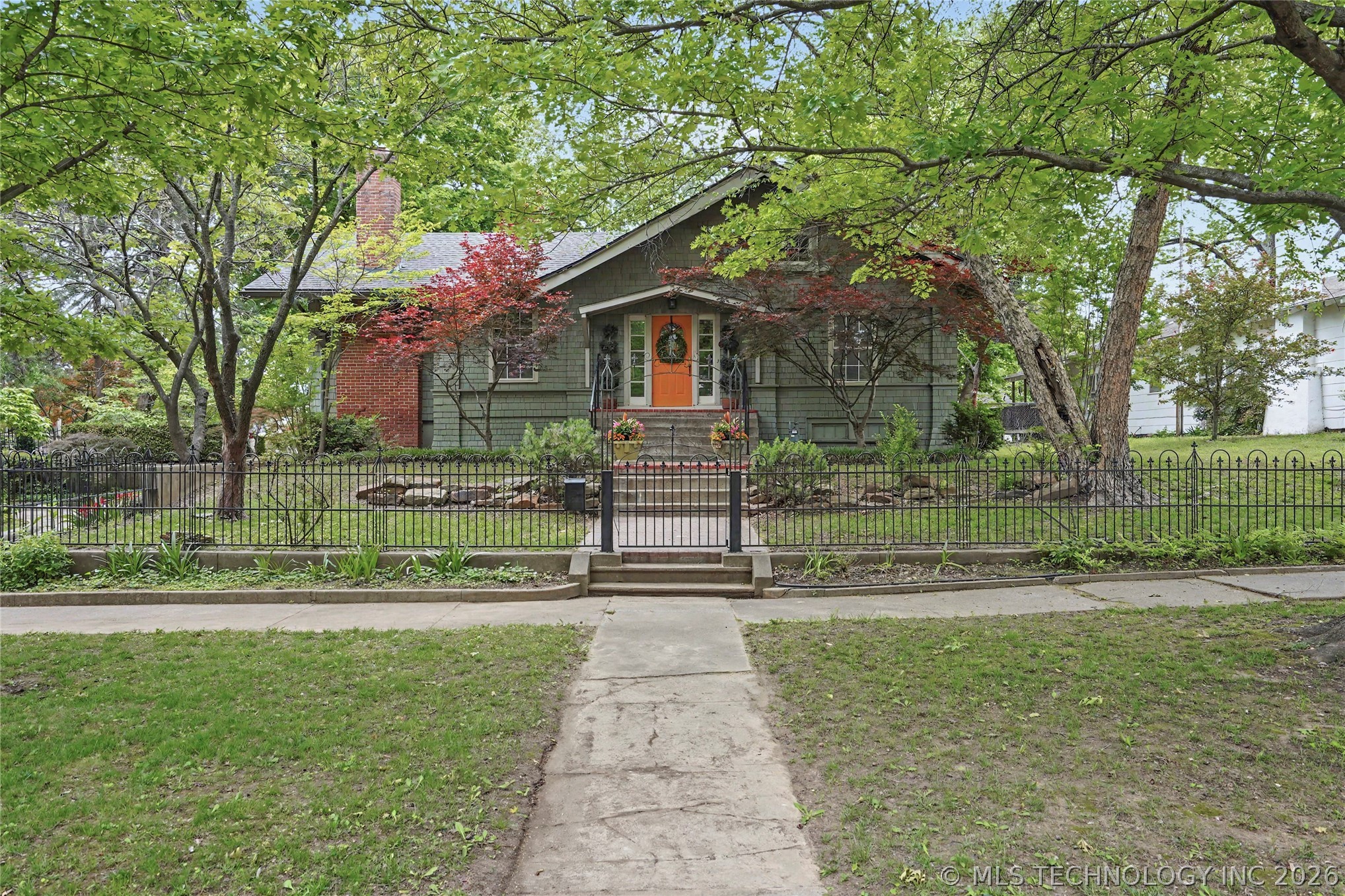 236 W 6th Avenue — photo