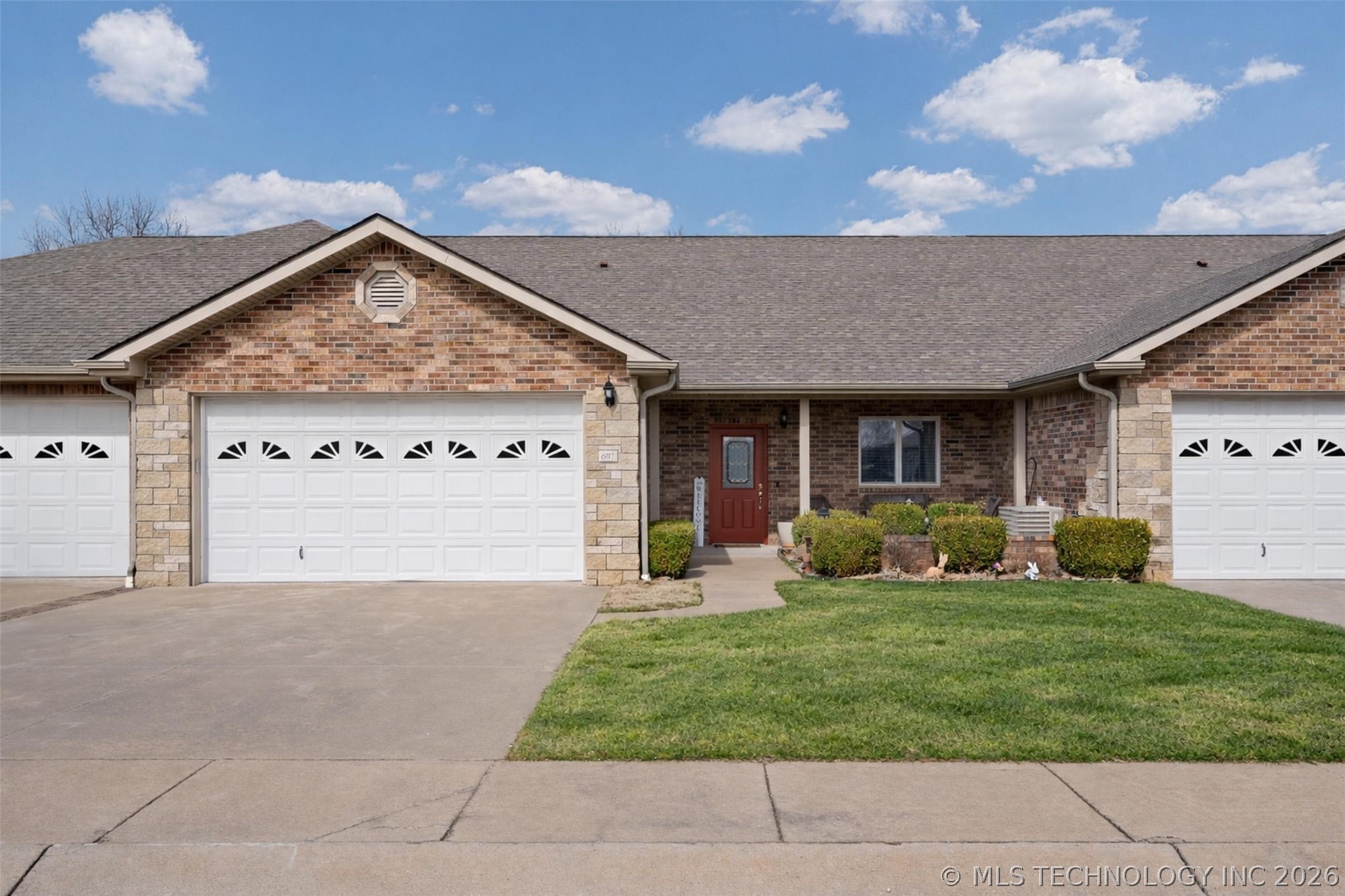 607 St Andrews Circle — photo