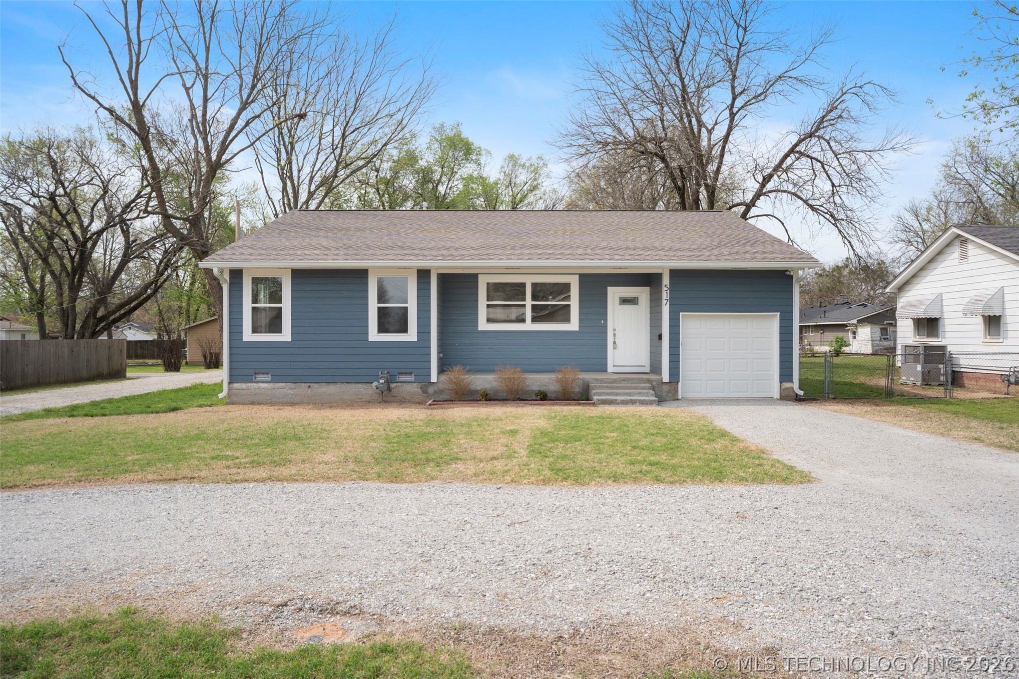 517 W Clyde Avenue — photo