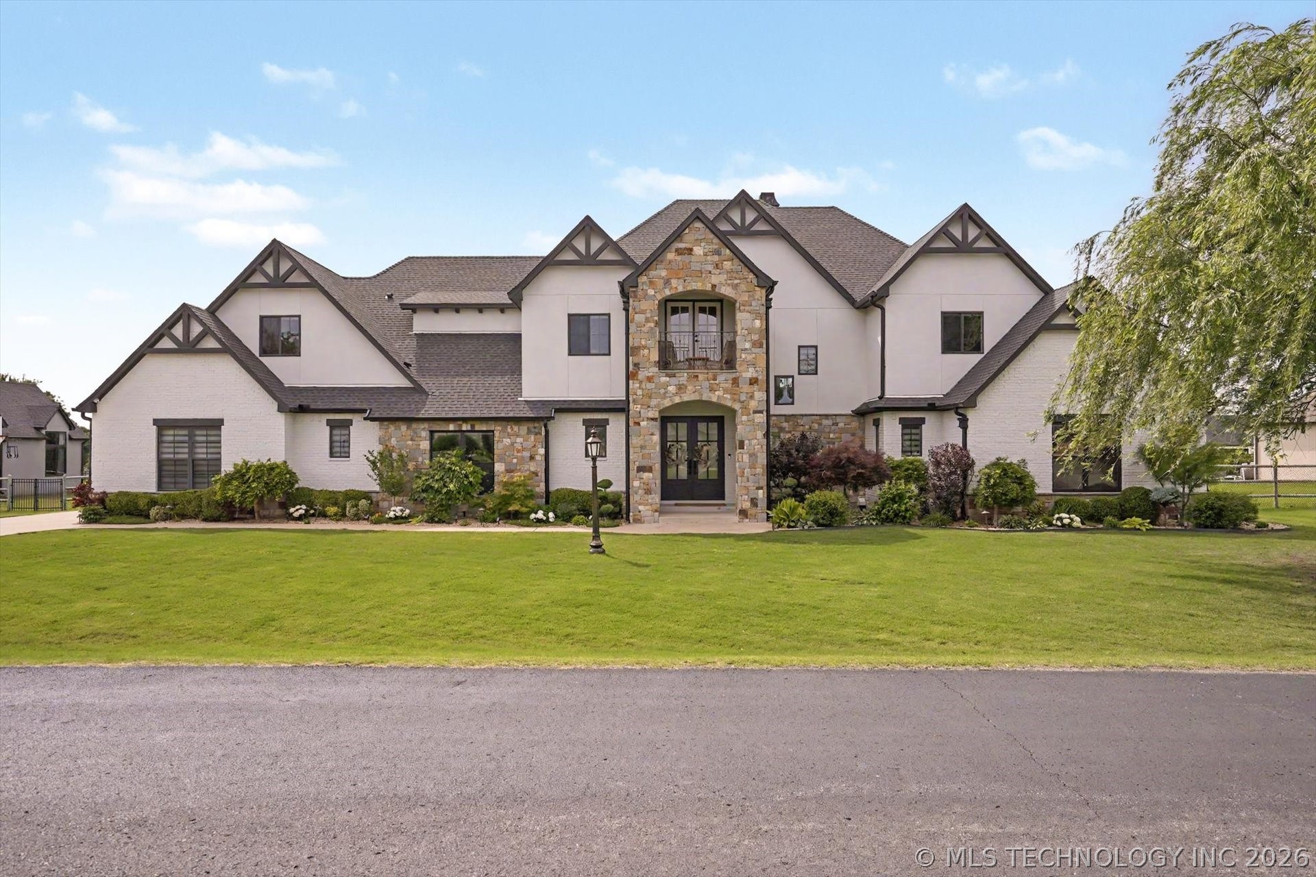 6372 N Wildwood Lane — photo