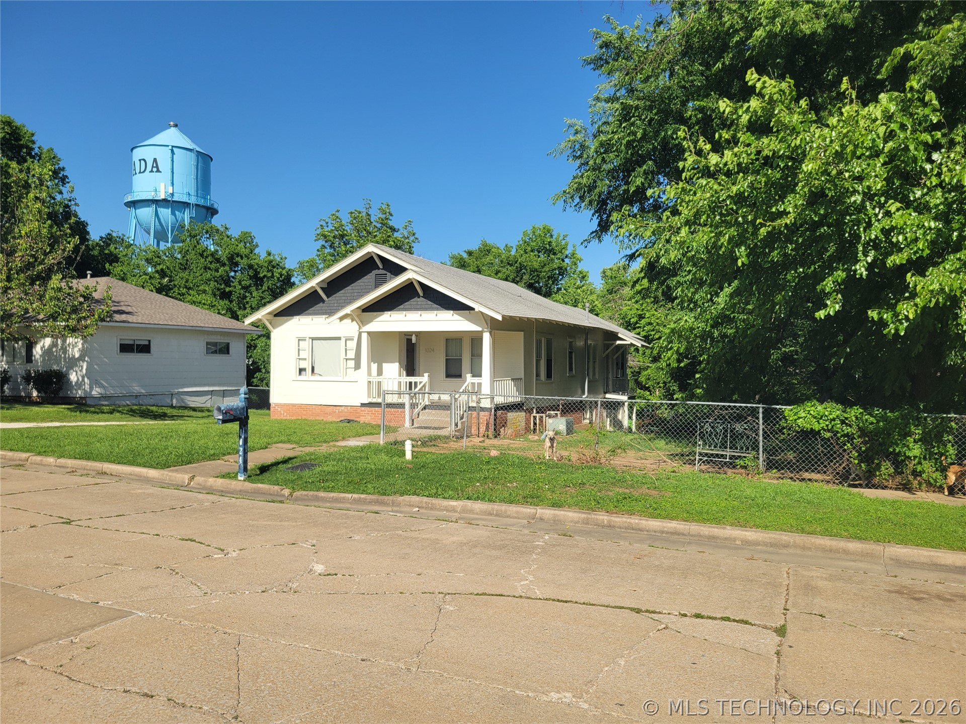 1024 S Belmont — photo