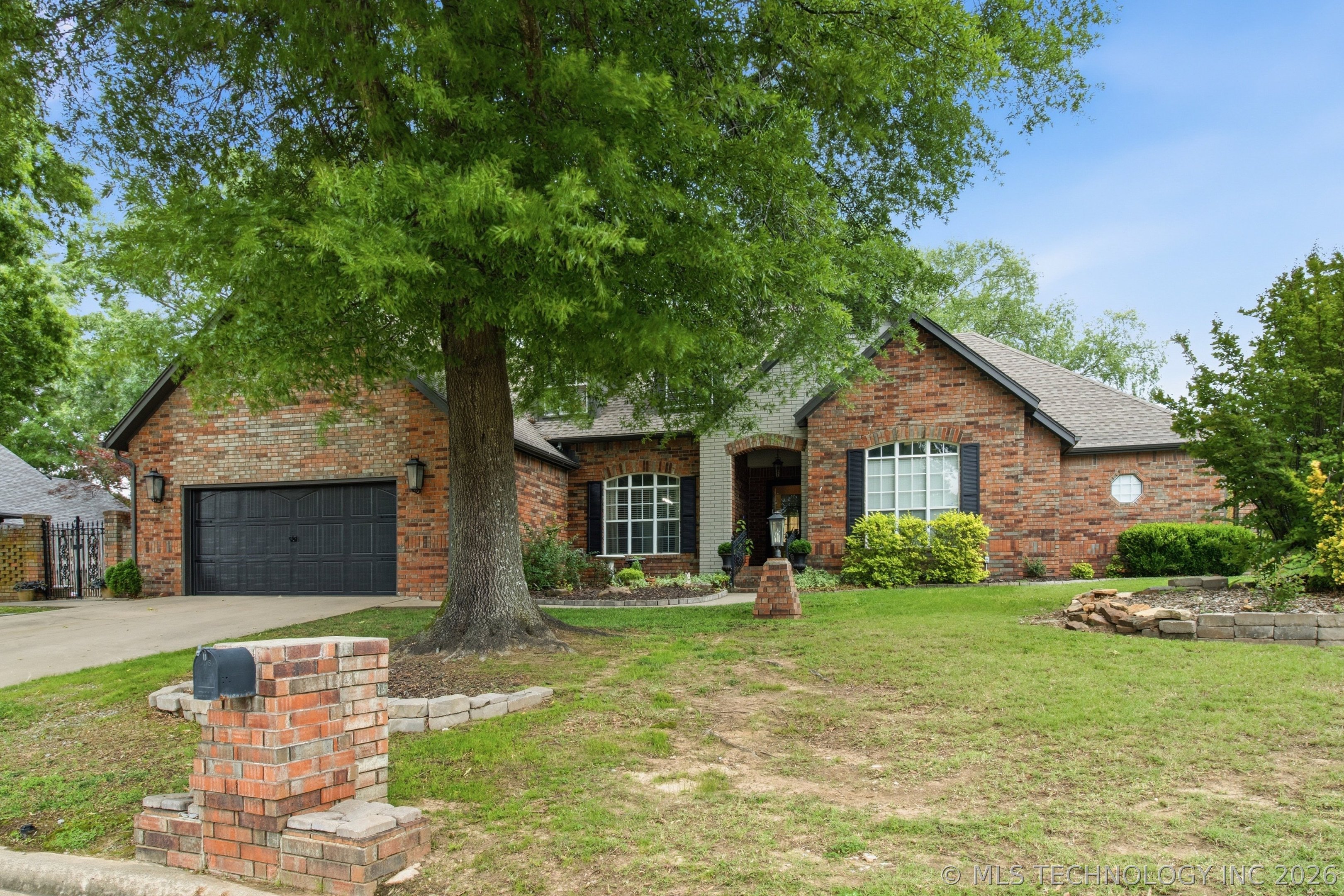 2504 Bacon Court — photo