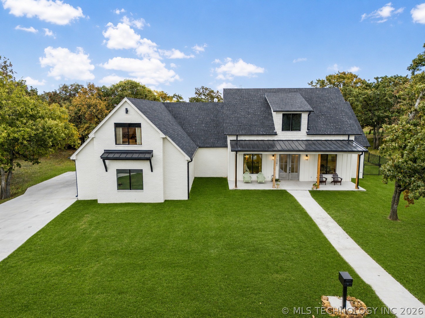 12381 Lakeview Road — photo