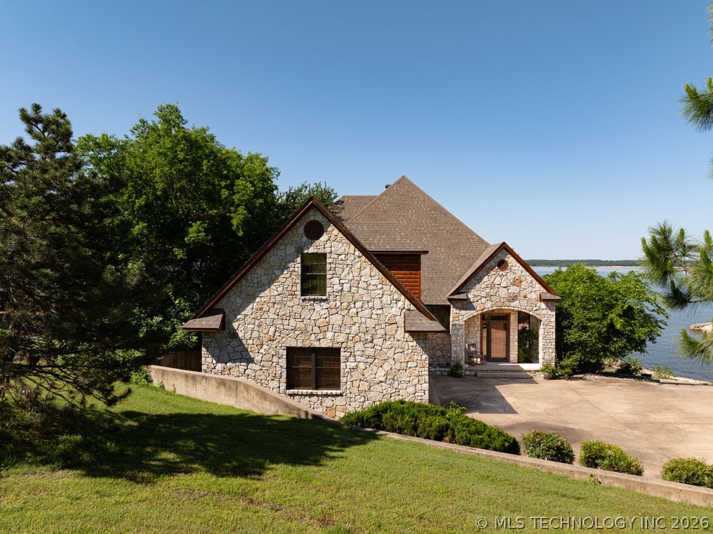 8925 Lake View — photo