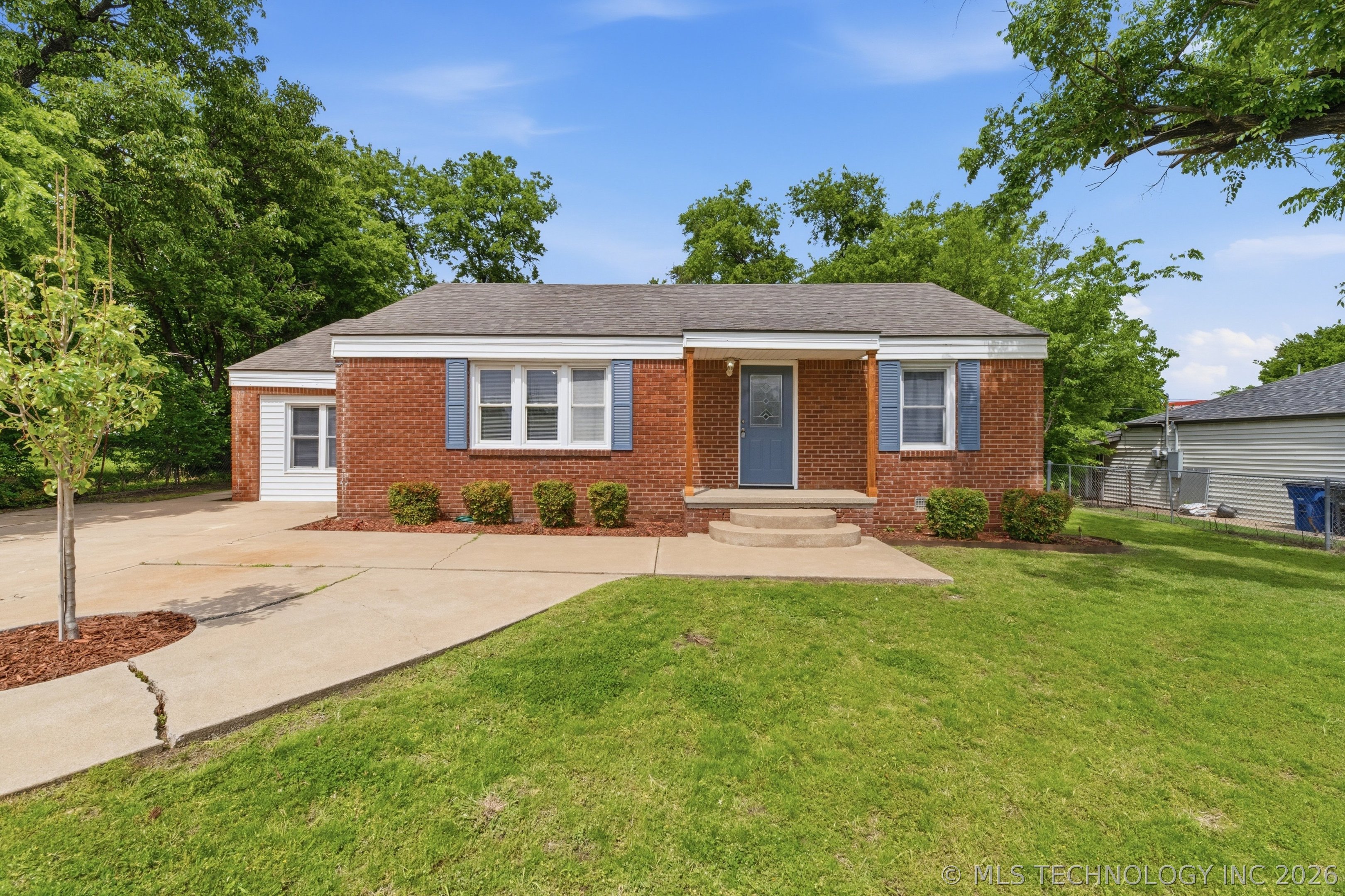5311 E 32nd Place — photo