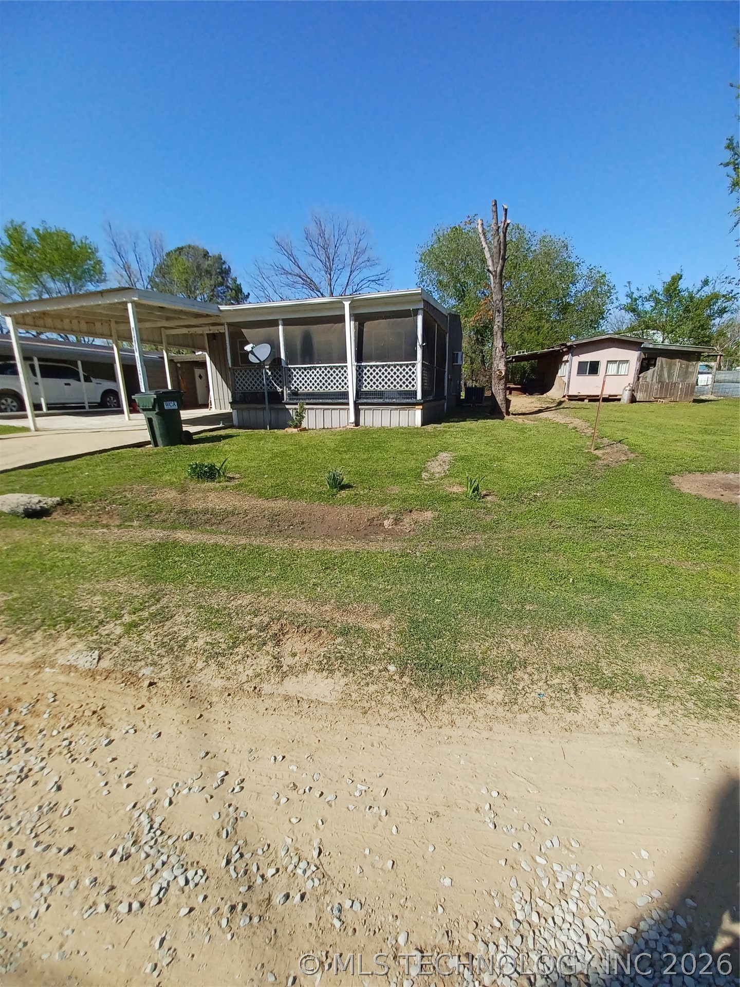 416747 Delaware Drive — photo