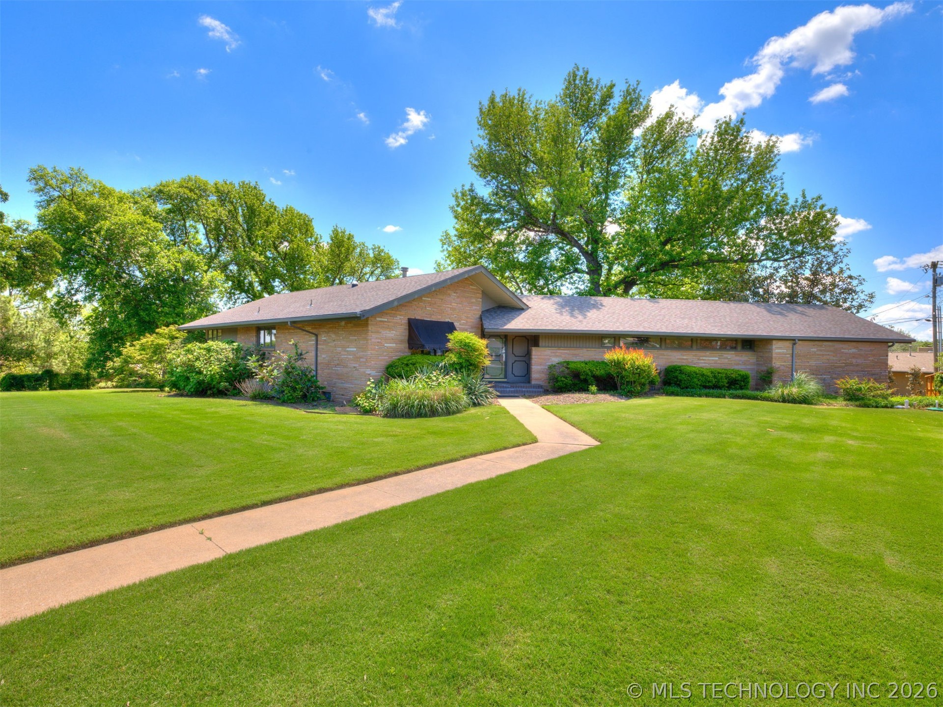 1420 E Fairview Avenue — photo