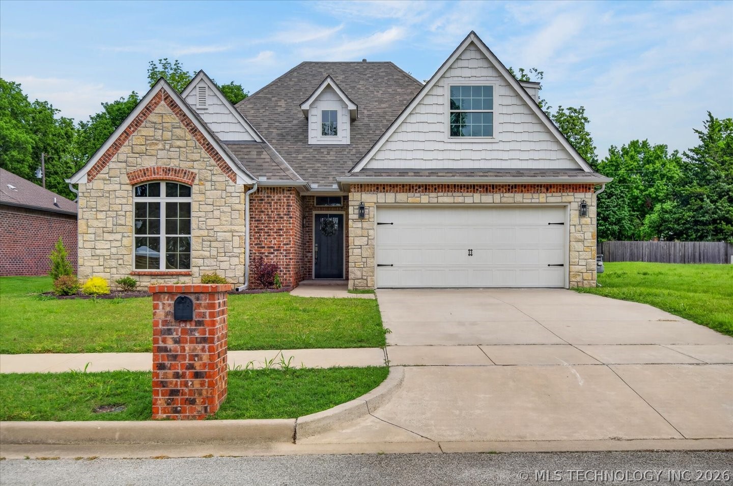 3224 Boardwalk Court — photo