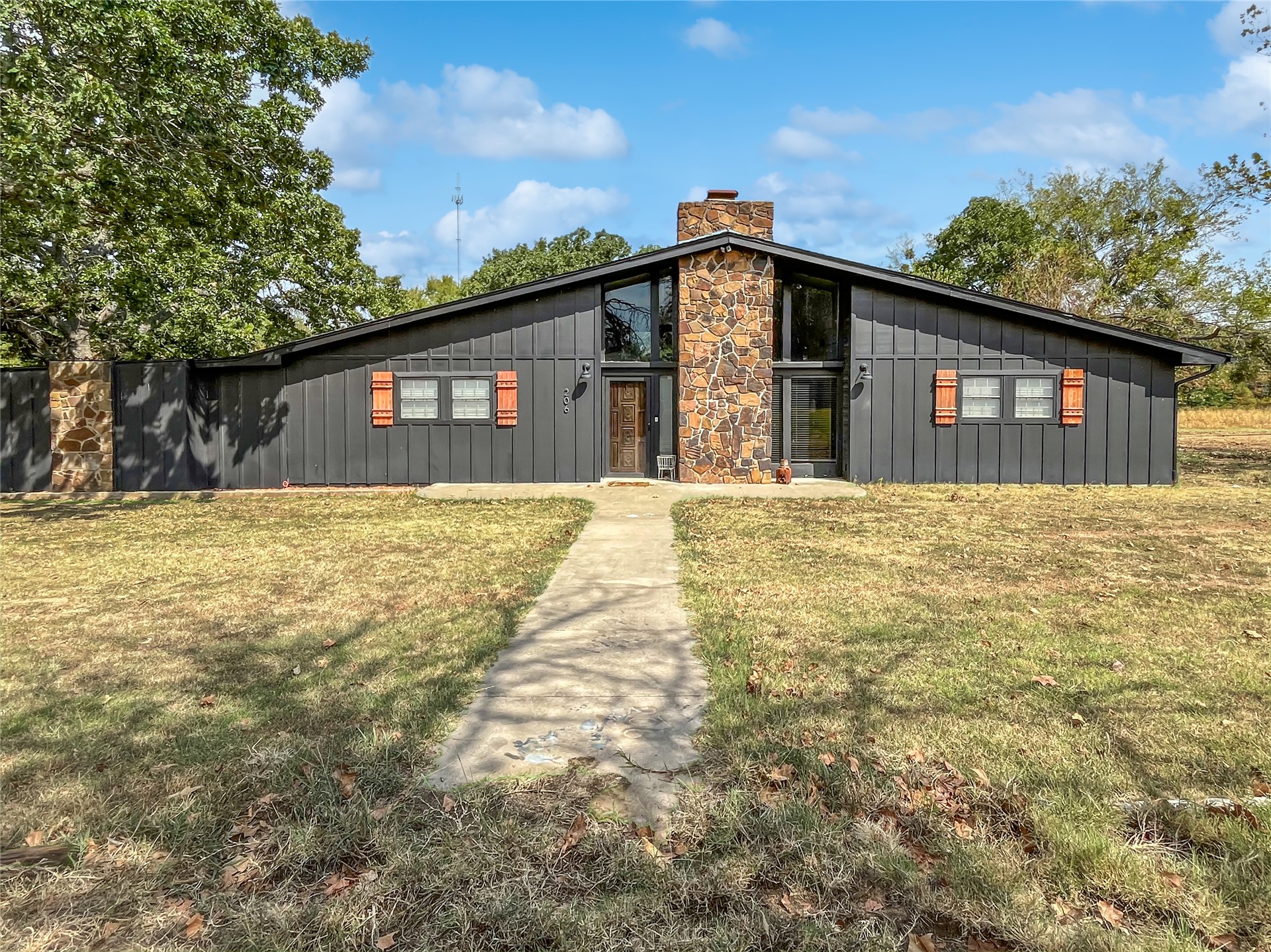 206 Tanglewood — photo