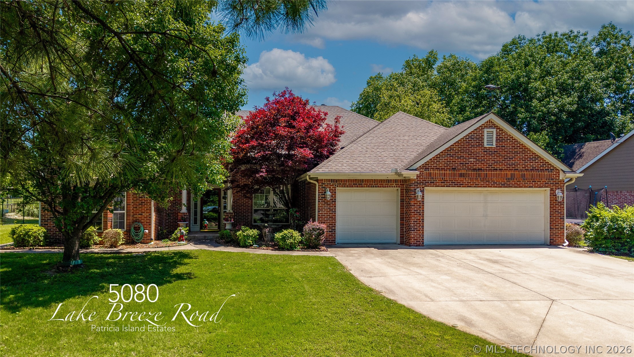5080 Lake Breeze Road — photo