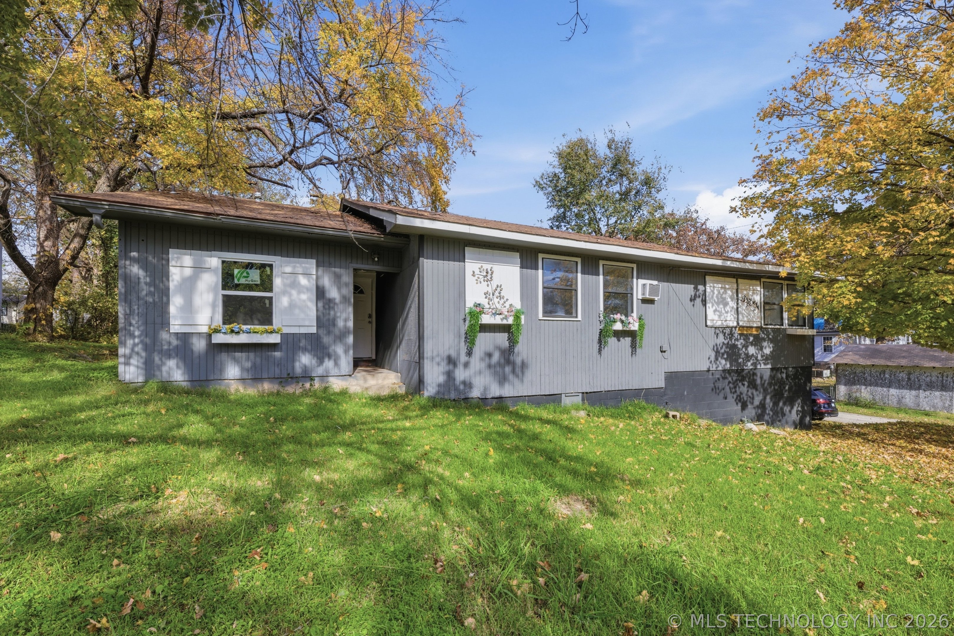 400 W Tulsa Avenue SE — photo