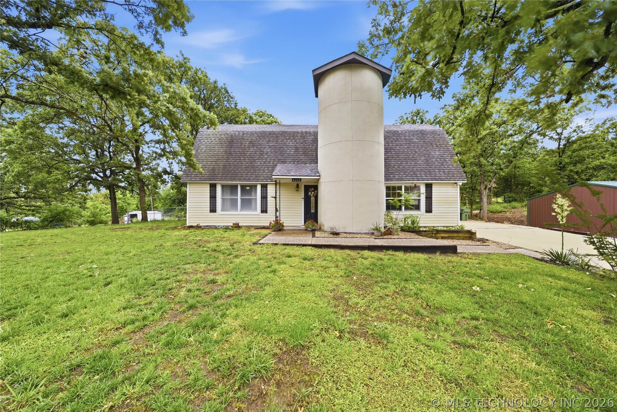 4212 W Stonehenge Drive — photo