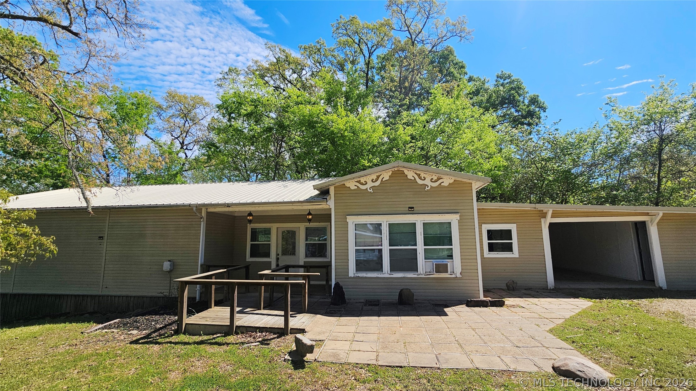 3905 Holiday Acres Drive — photo